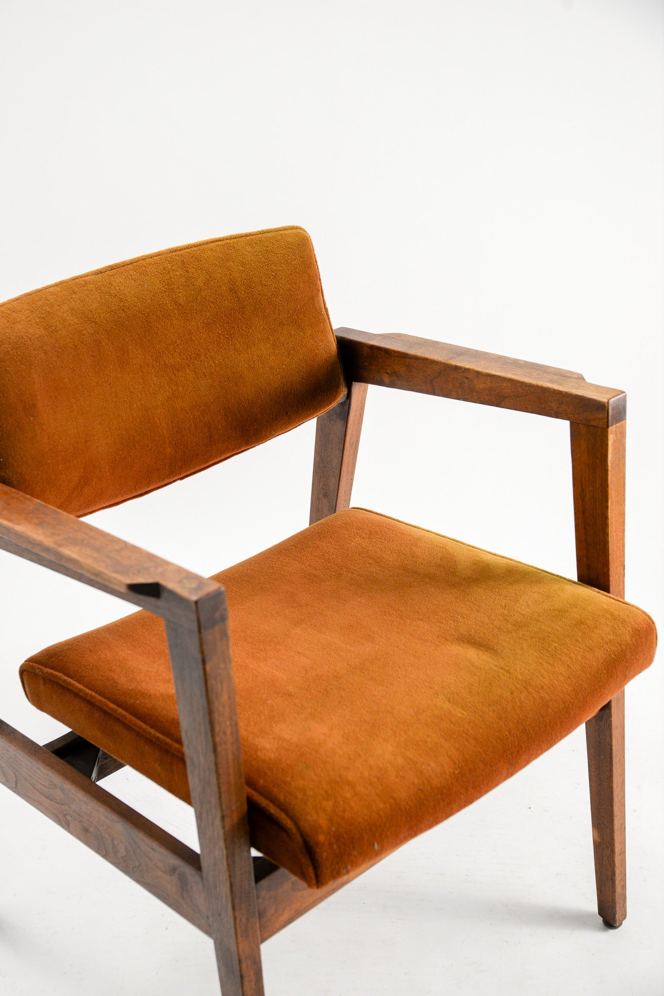 Brown Fabric Armchair / 茶ファブリックアームチェア