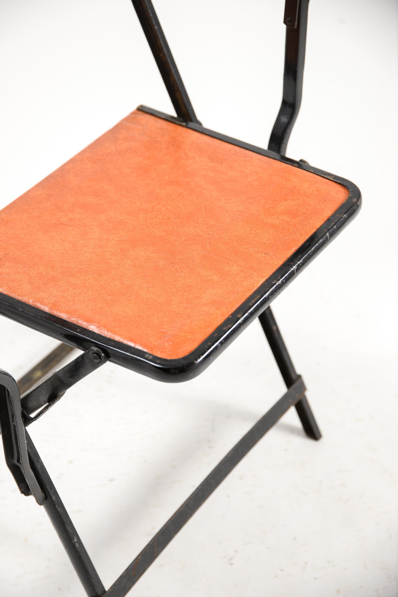 Metal Folding Chair with Armrests / メタルフレーム折りたたみ椅子