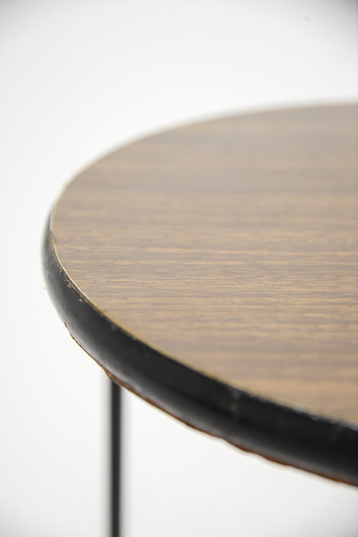 Round Side Table / 丸いサイドテーブル
