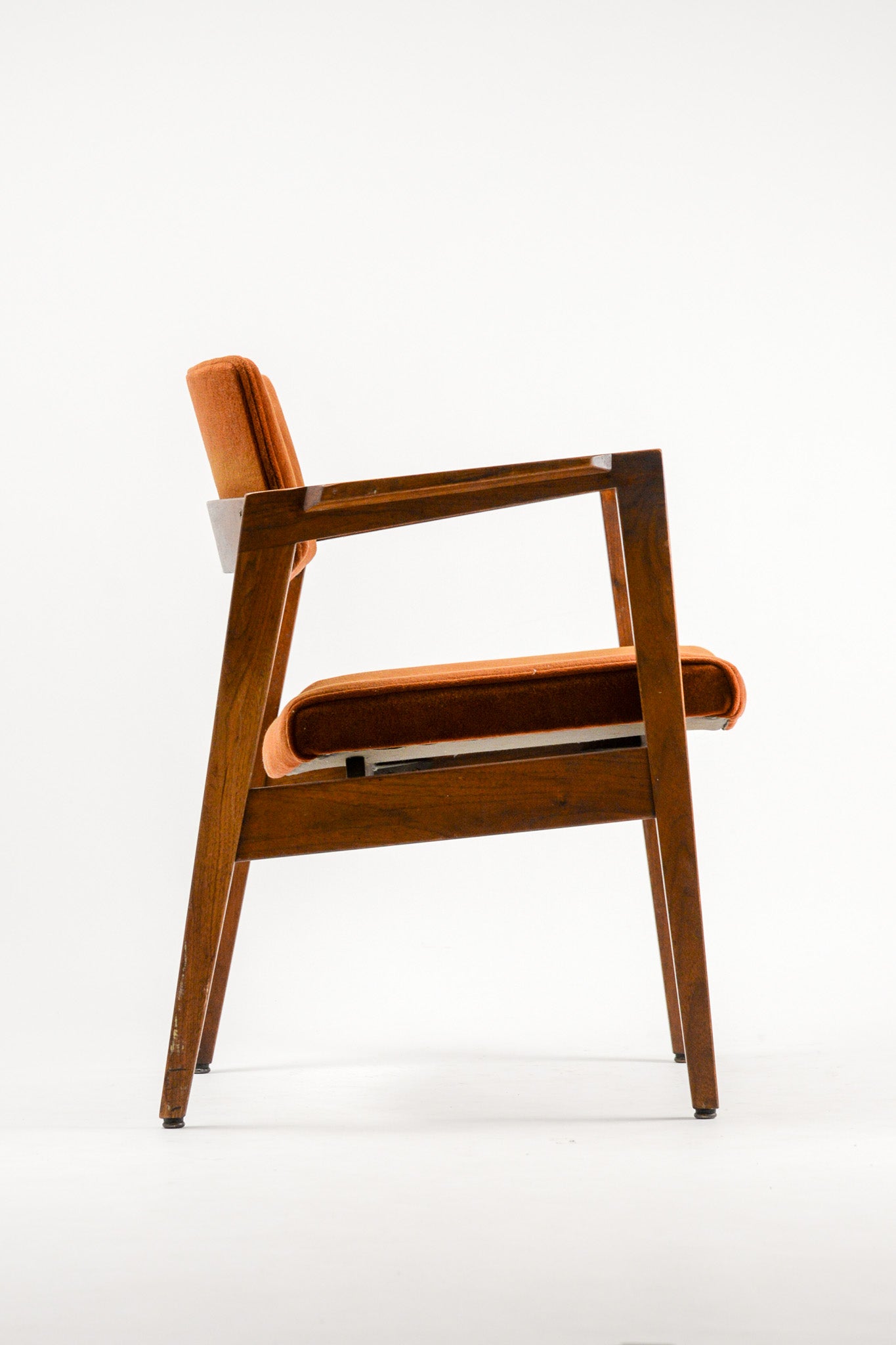 Brown Fabric Armchair / 茶ファブリックアームチェア