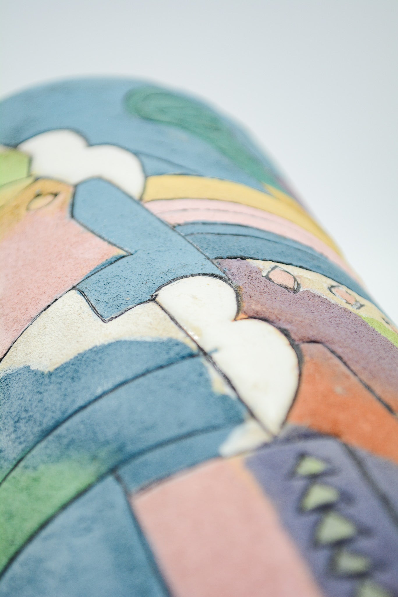Cylindrical Art Pottery Vase with Abstract Motif / 抽象図案 シリンダー花瓶