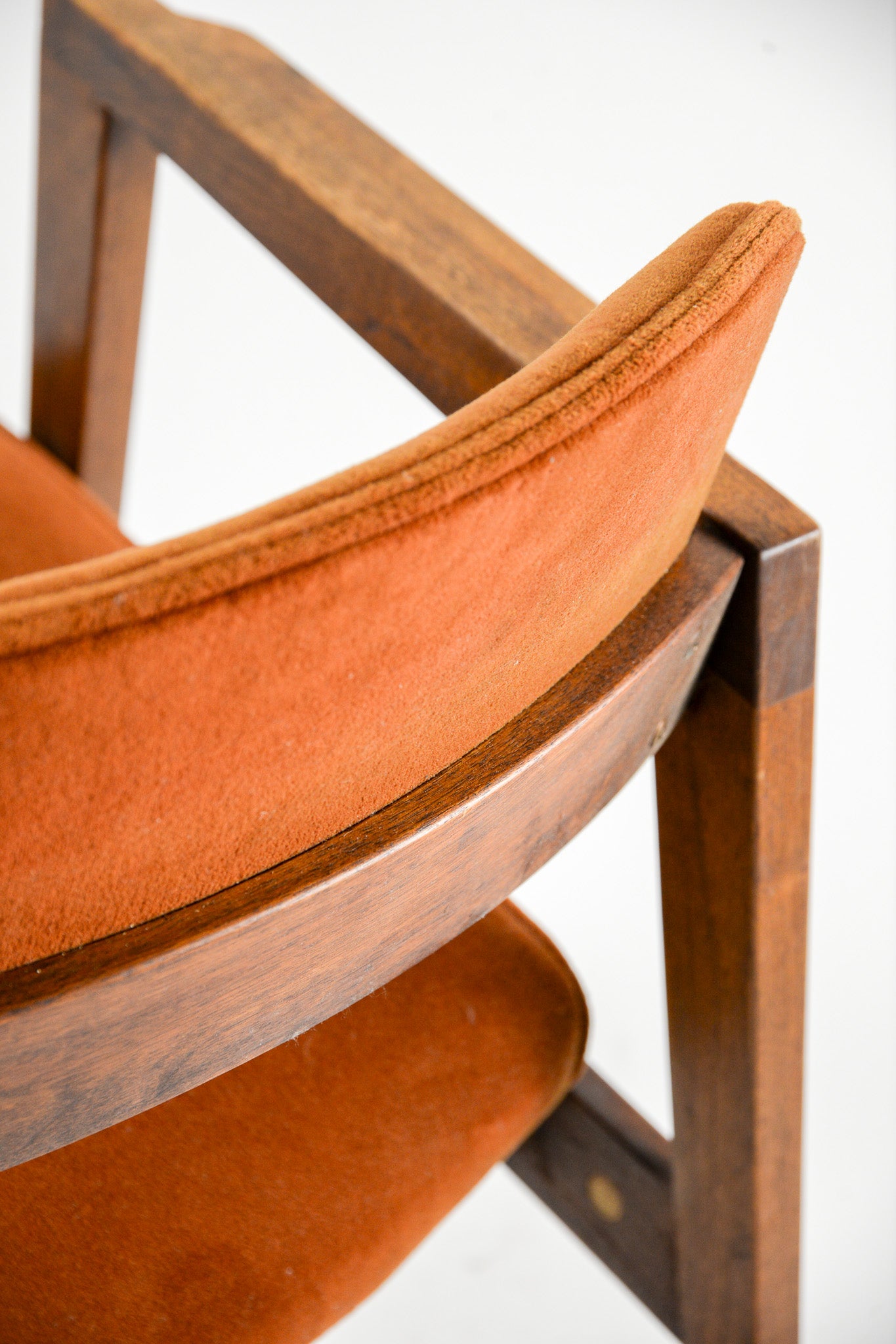 Brown Fabric Armchair / 茶ファブリックアームチェア