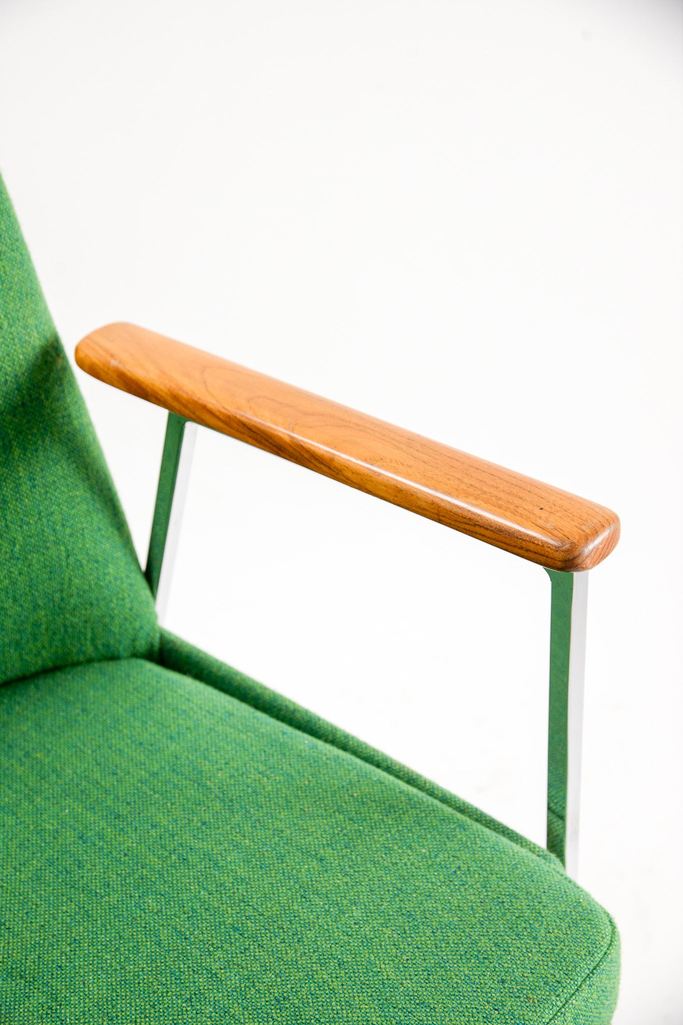 Green × Wood × Metal Armchair / グリーン×木×メタル アームチェア