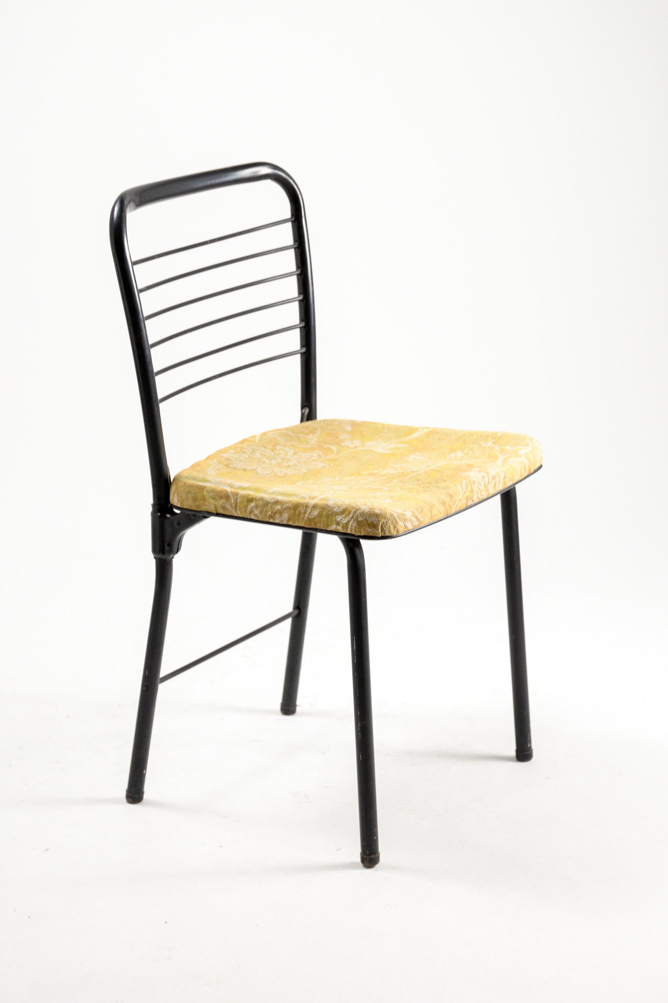 Metal Frame Folding Chair / メタルフレーム折りたたみ椅子