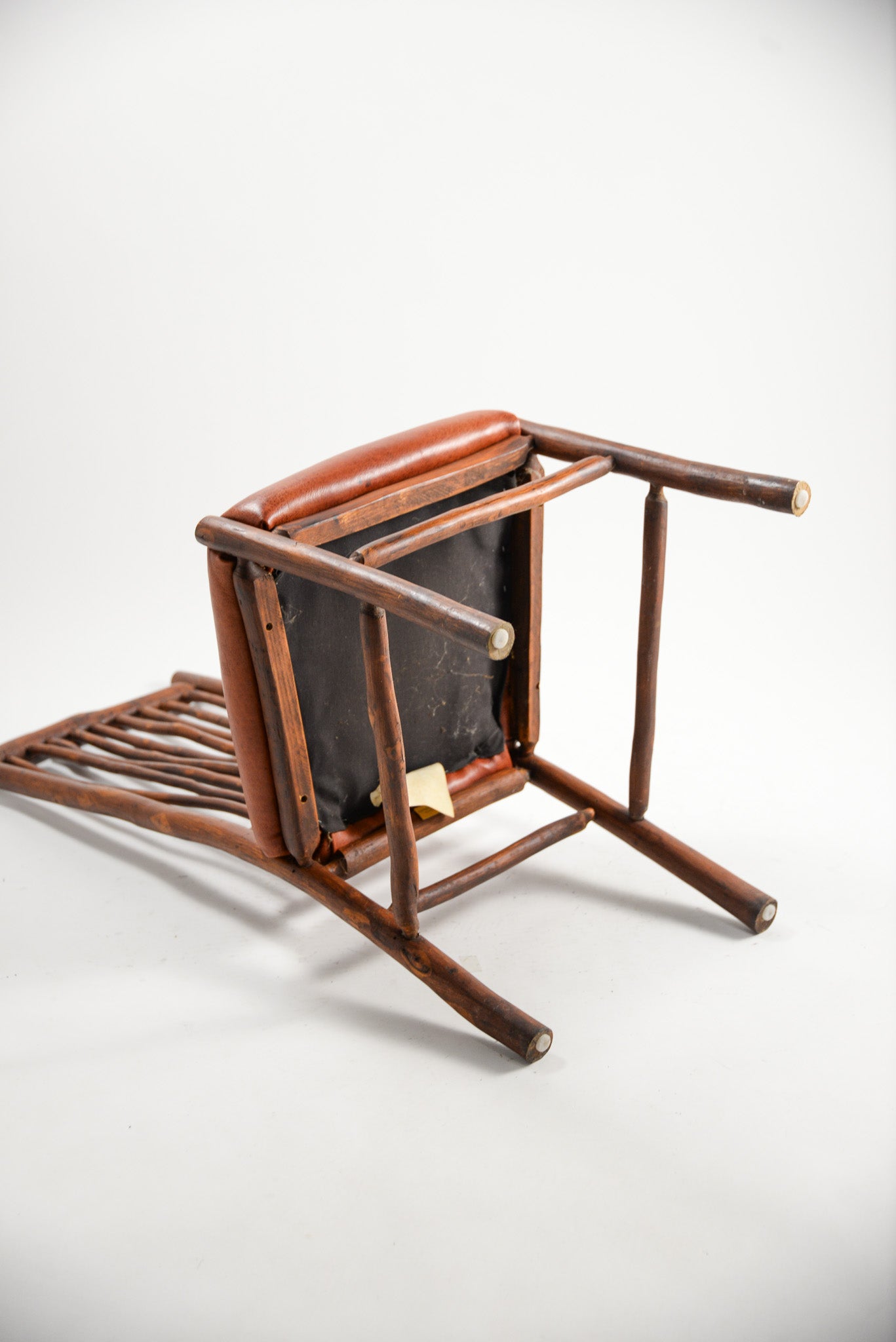 High Back Spindle Chair with Leather Seat / レザー座面 木のスピンドルチェア