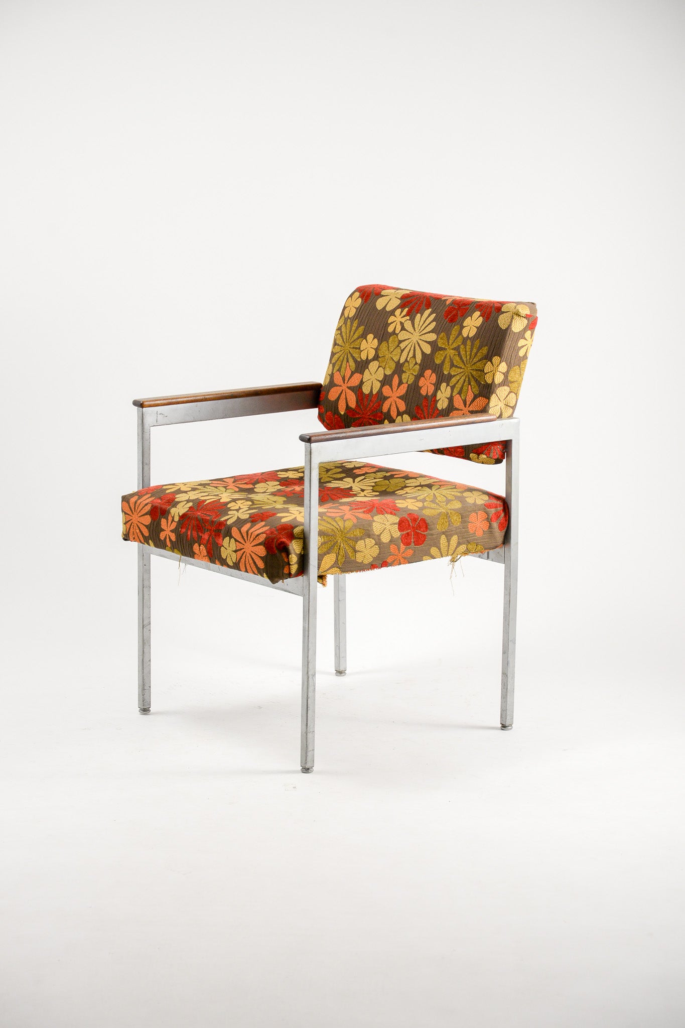 アームチェアー・花模様 Floral Fabric Armchair / 花柄ファブリック アームチェア – STORE IN