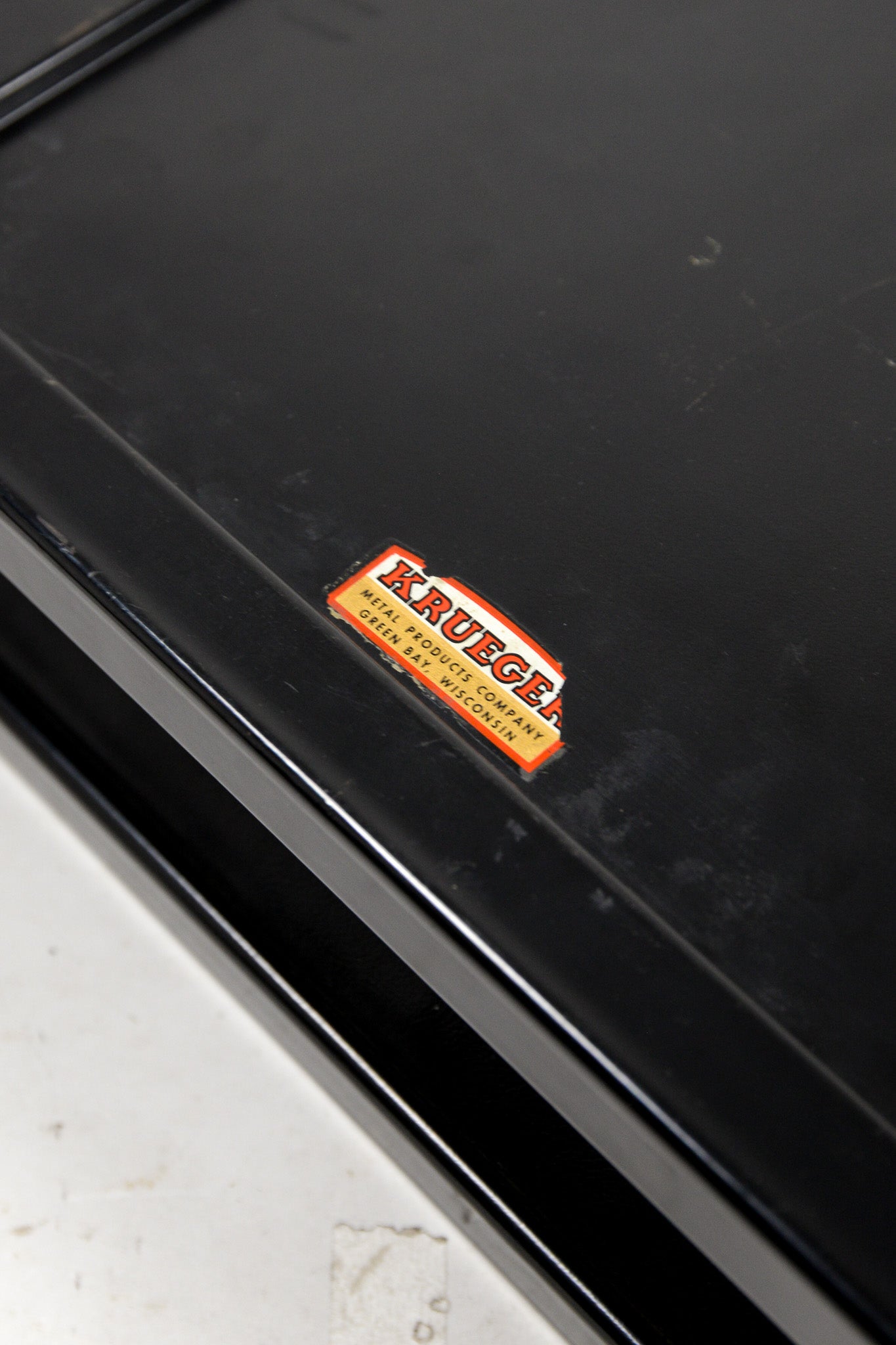 KRUEGER Black Fabric Metal Folding Chair / KRUEGER 黒ファブリック メタル折りたたみイス