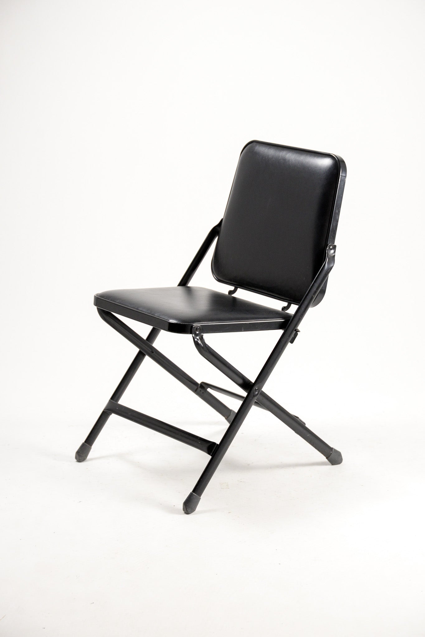 KRUEGER Black Fabric Metal Folding Chair / KRUEGER 黒ファブリック メタル折りたたみイス