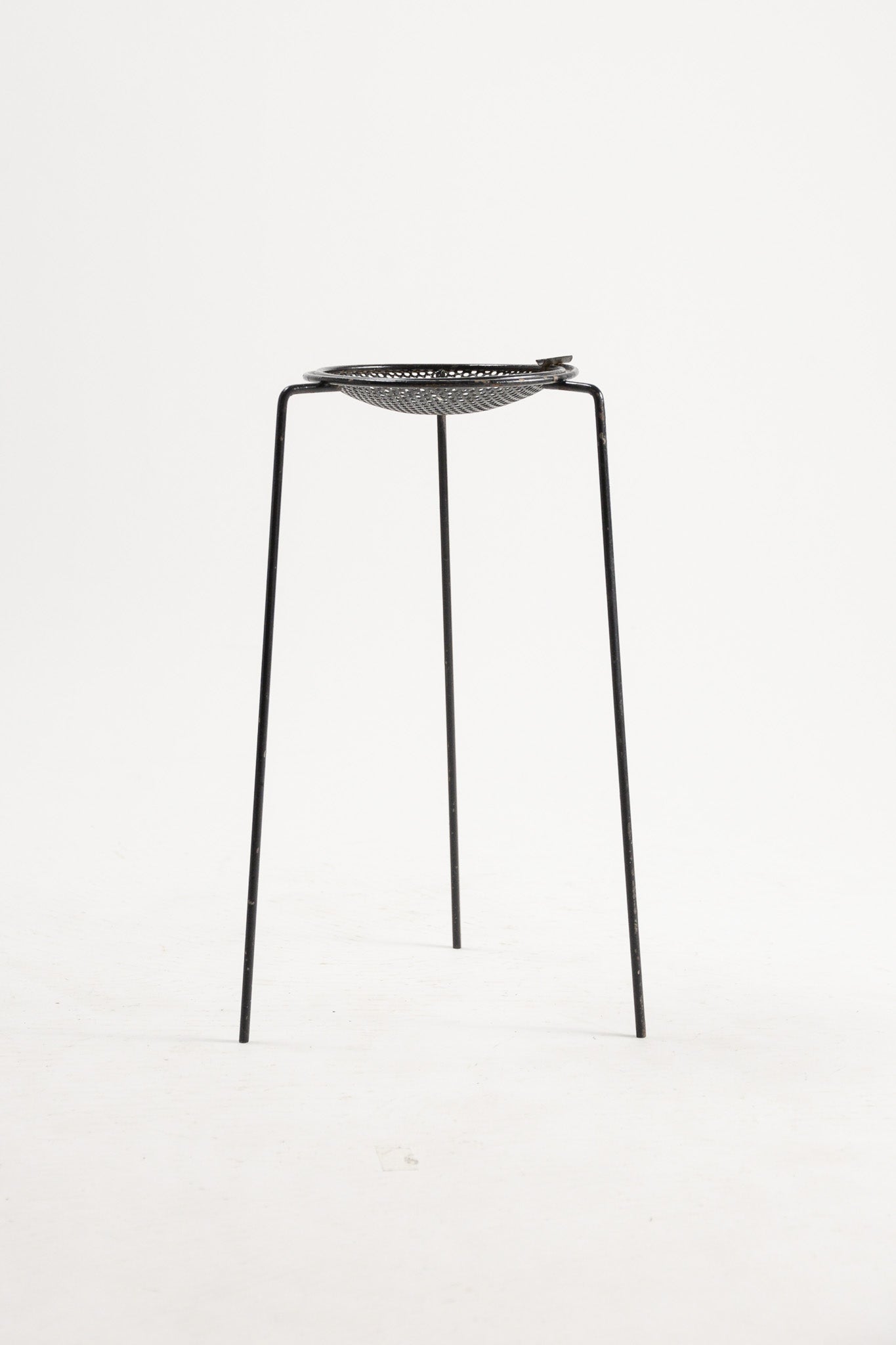 Punting Metal Standing Ashtray / パンチングメタルスタンド灰皿