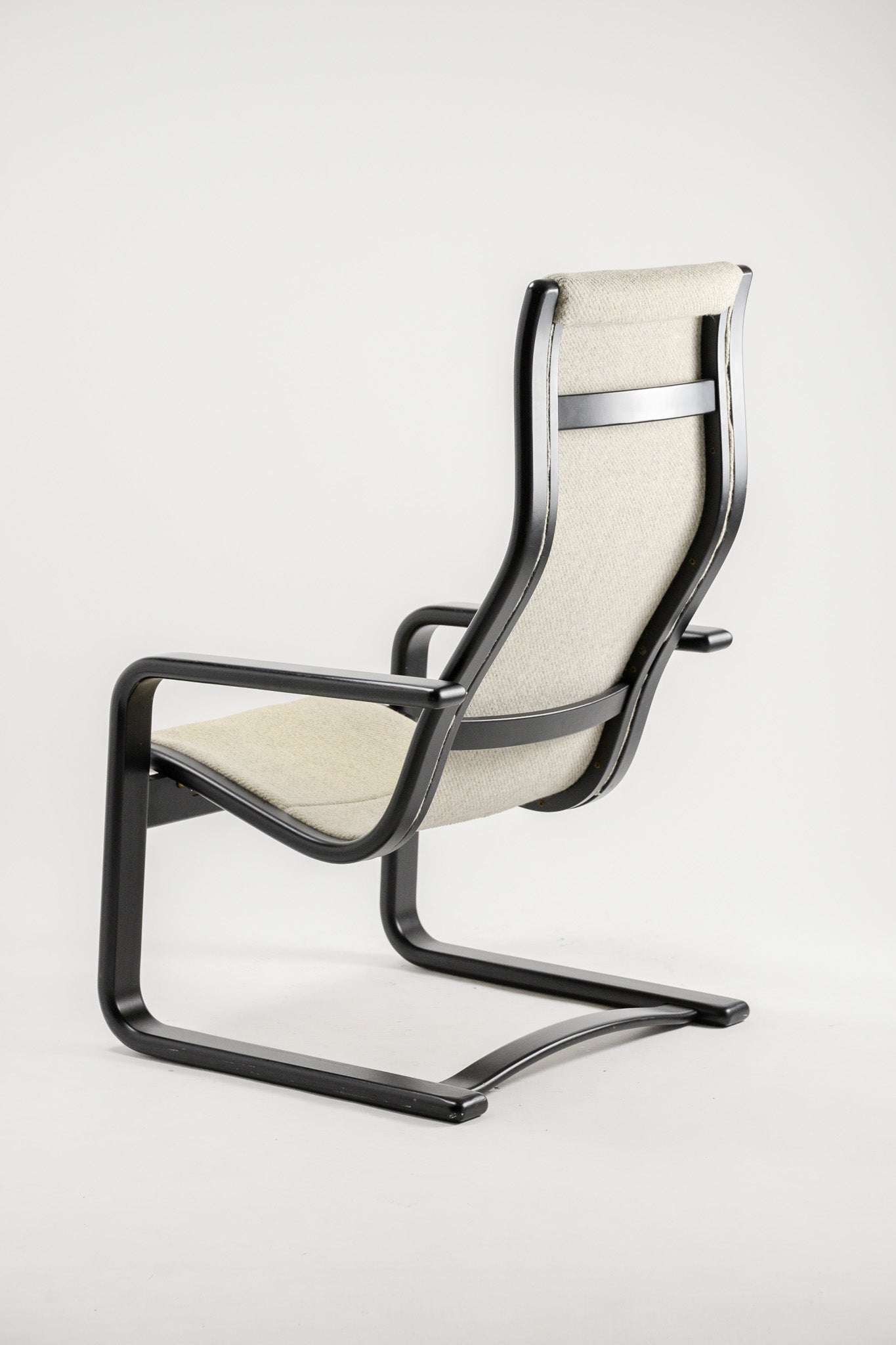 Gray Fabric High-Back Armchair / グレーファブリックアームチェア