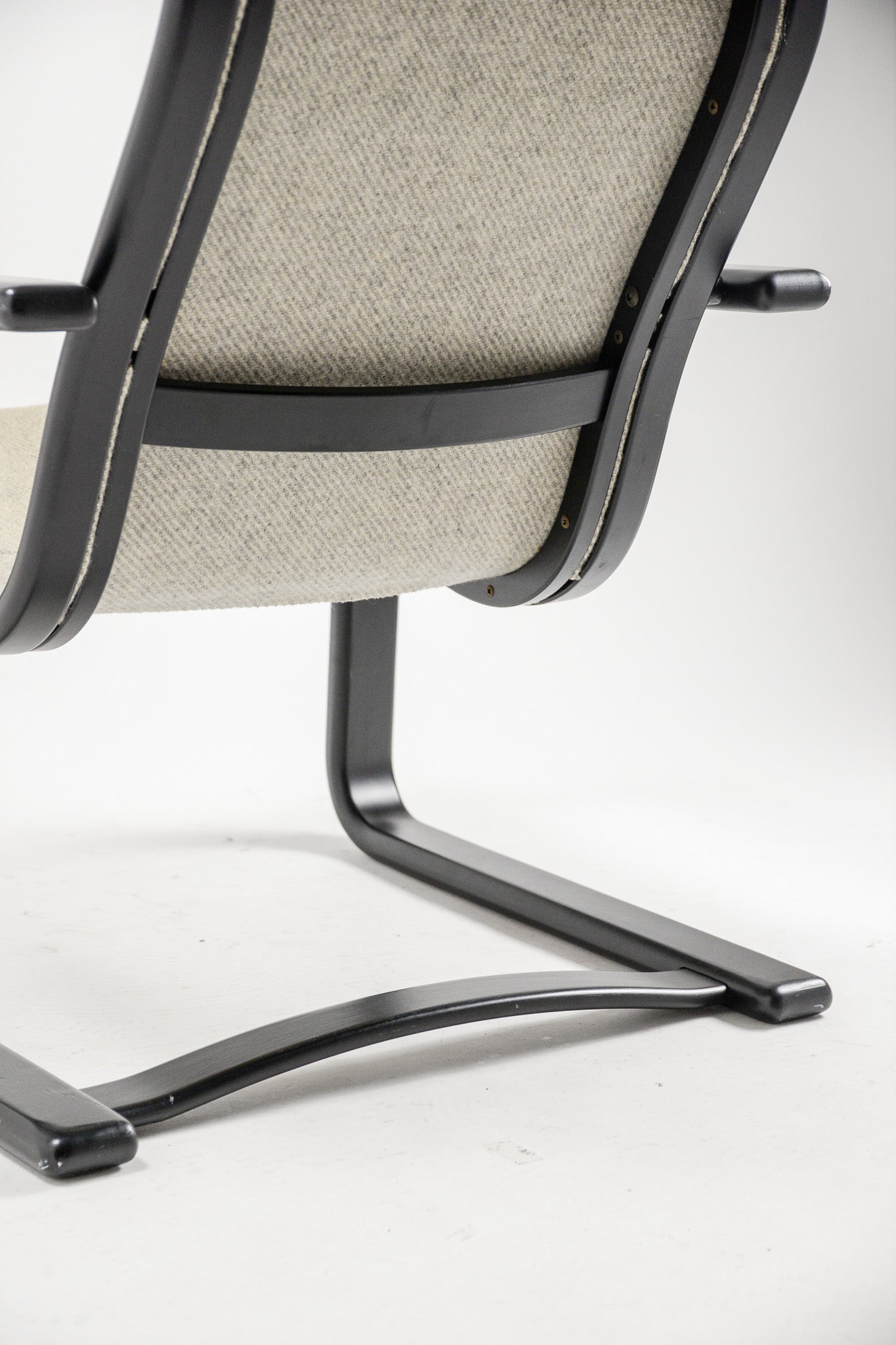 Gray Fabric High-Back Armchair / グレーファブリックアームチェア