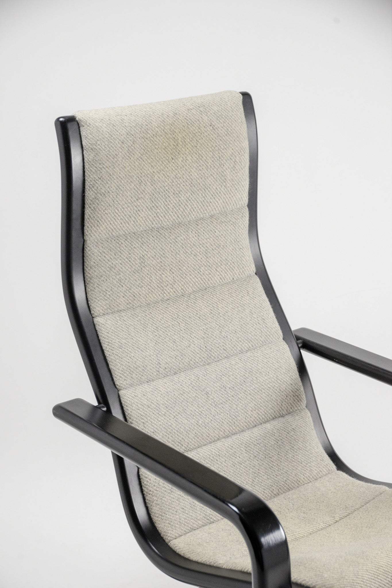 Gray Fabric High-Back Armchair / グレーファブリックアームチェア