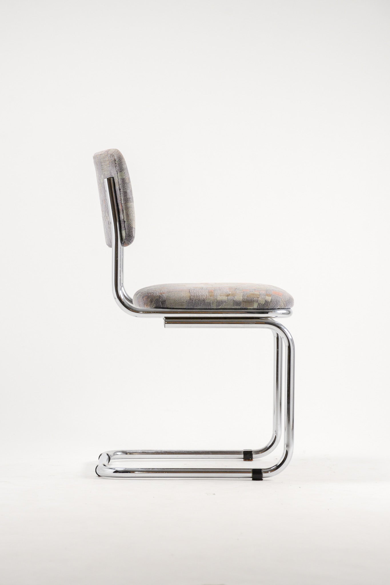 Geometric Fabric Cantilever Chair / 幾何学ファブリック カンチレバーチェア