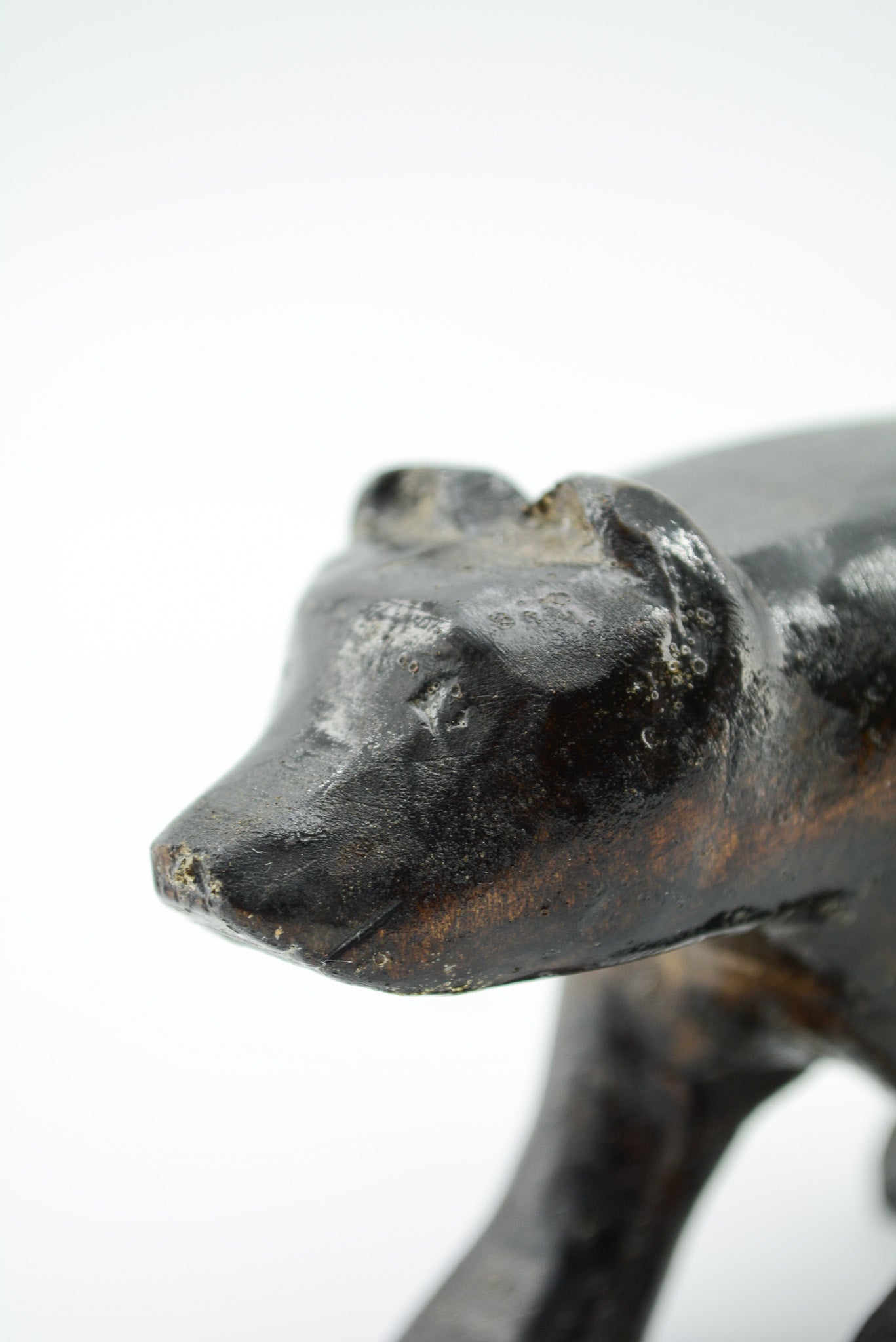 Wood Carved Bear Black / 木彫りのクマ（黒）