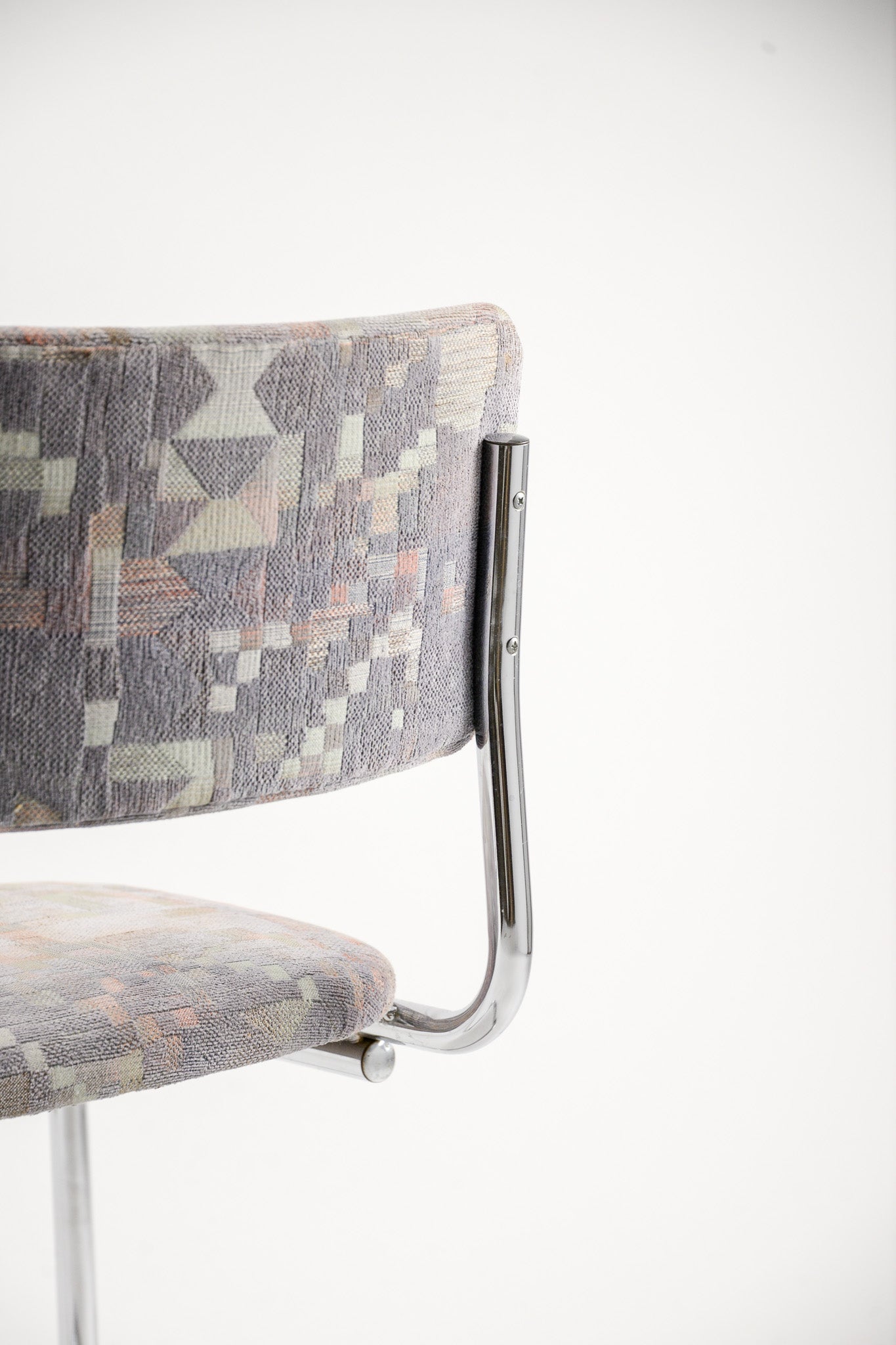 Geometric Fabric Cantilever Chair / 幾何学ファブリック カンチレバーチェア