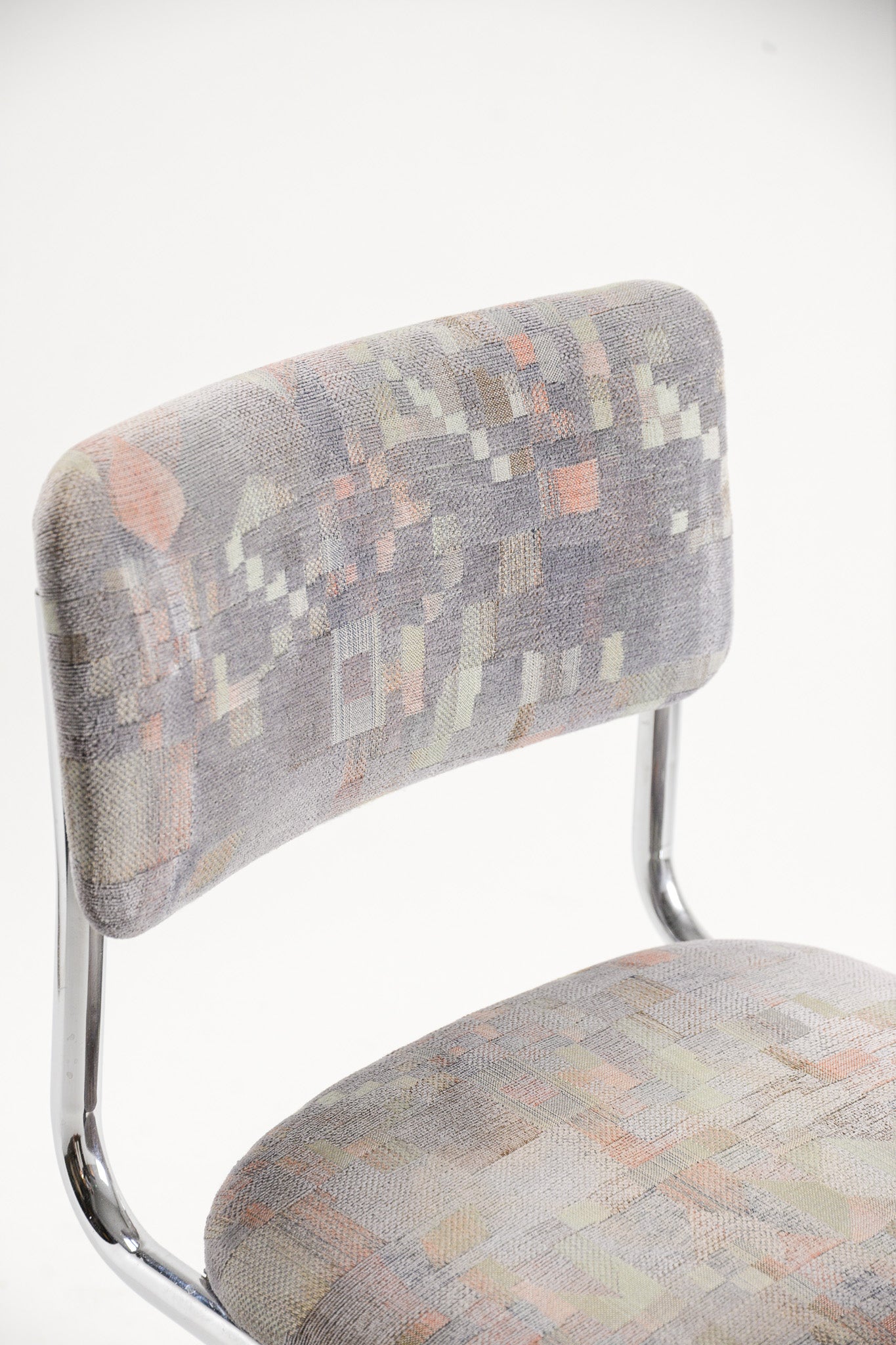 Geometric Fabric Cantilever Chair / 幾何学ファブリック カンチレバーチェア