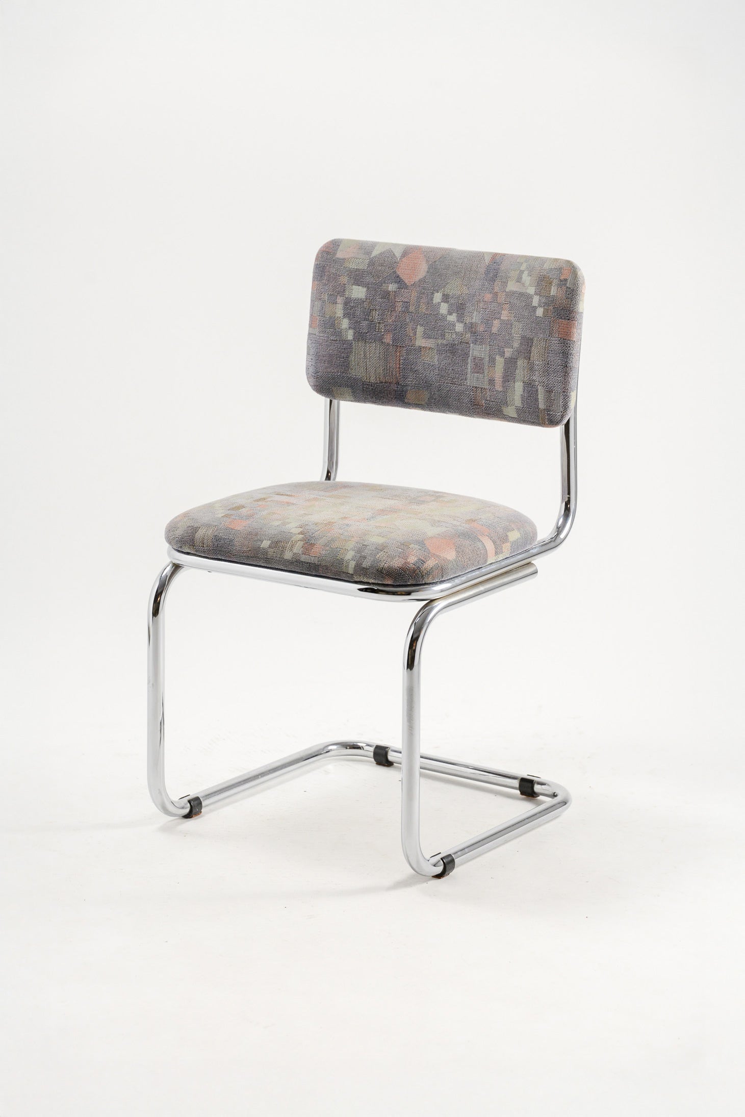 Geometric Fabric Cantilever Chair / 幾何学ファブリック