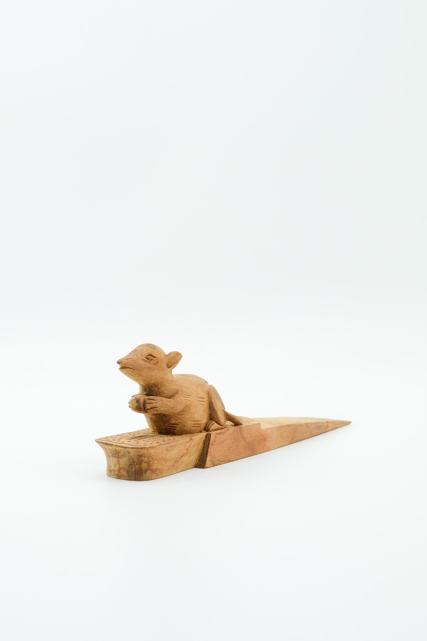 木彫りのネズミのドアストッパー / Wooden Mouse Door Stopper