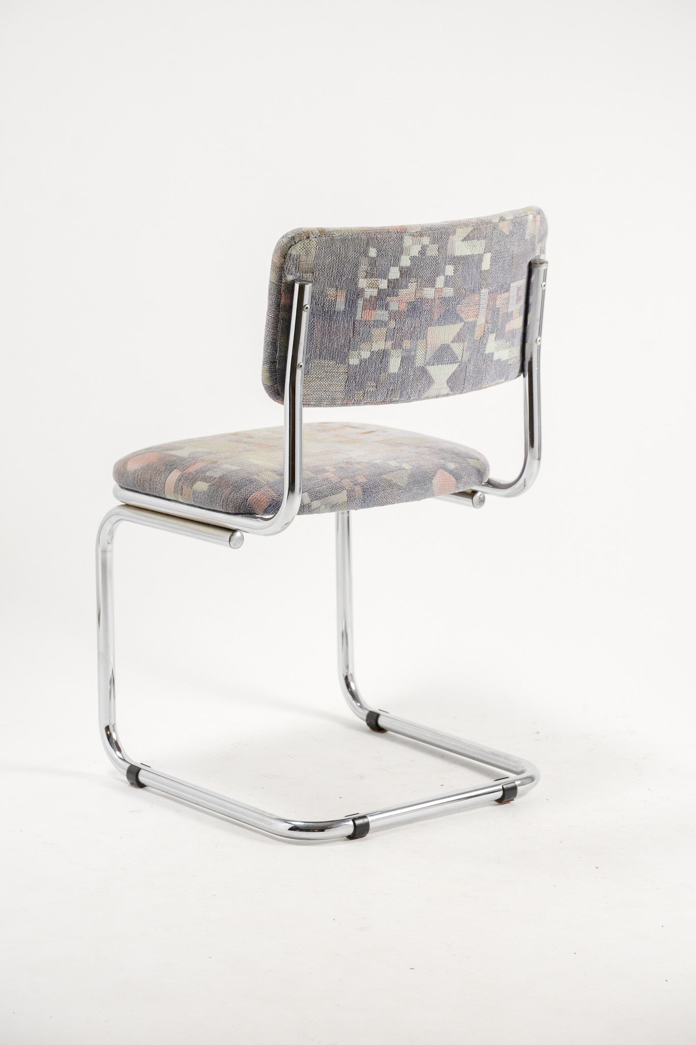 Geometric Fabric Cantilever Chair / 幾何学ファブリック カンチレバーチェア