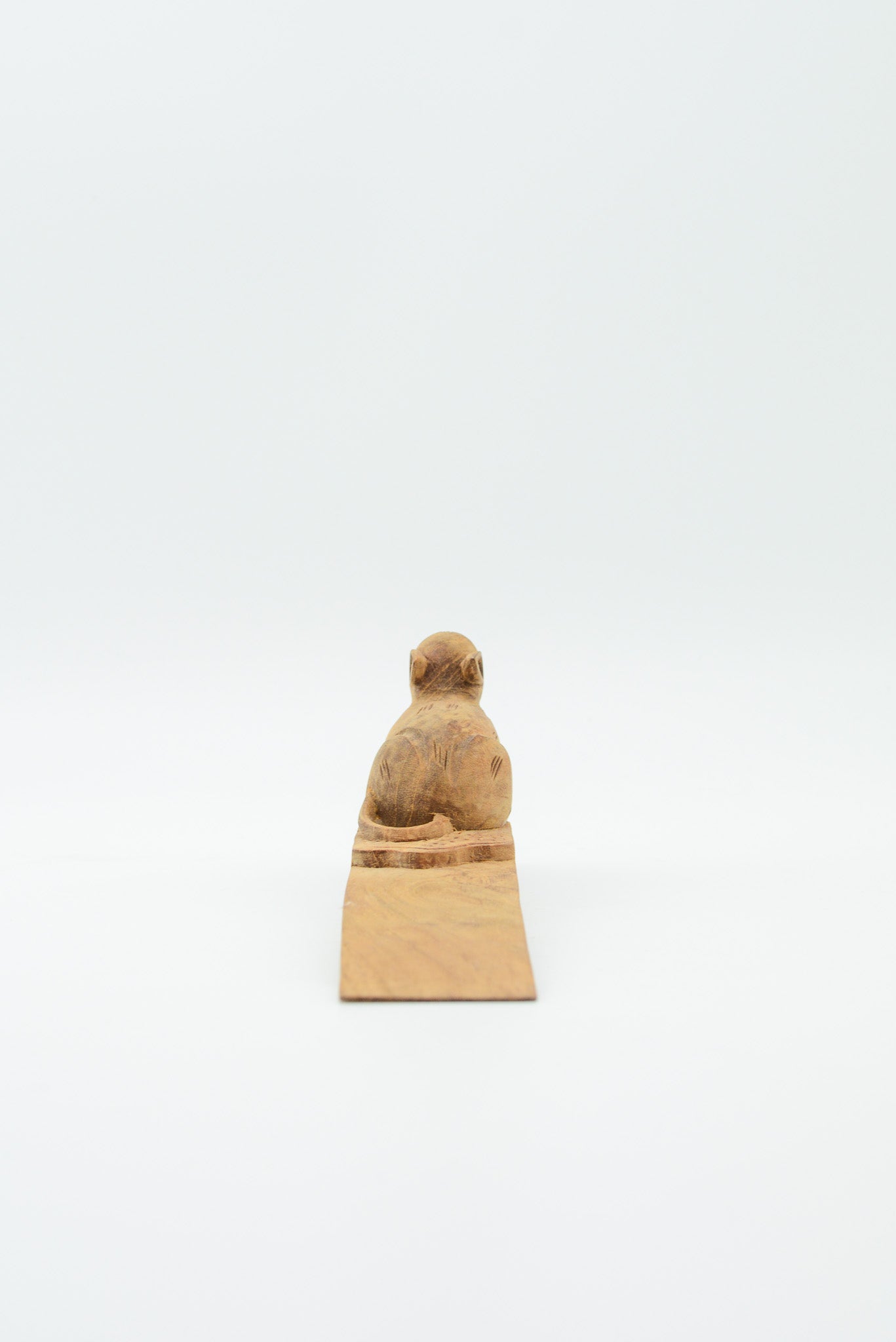木彫りのネズミのドアストッパー / Wooden Mouse Door Stopper