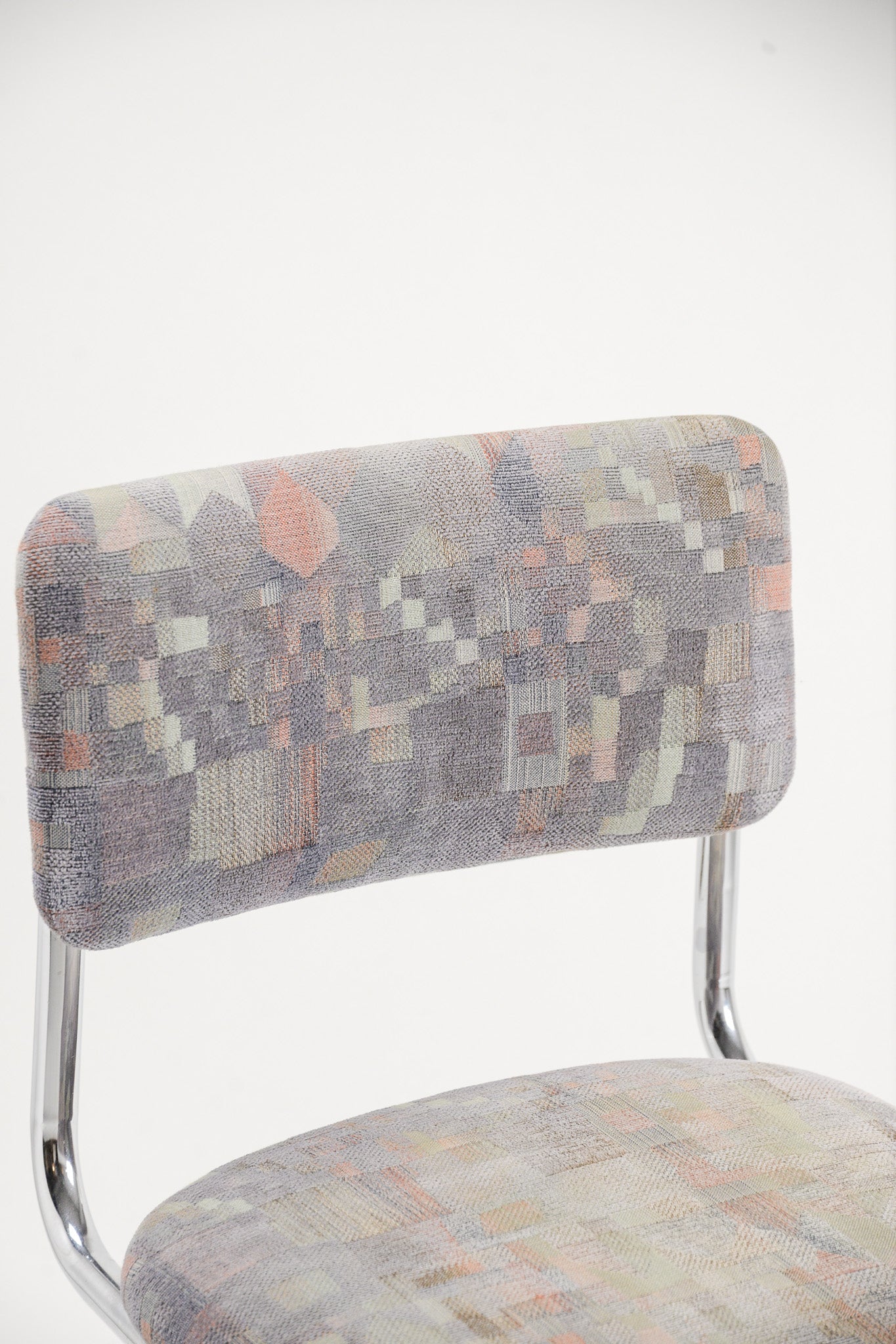 Geometric Fabric Cantilever Chair / 幾何学ファブリック カンチレバーチェア