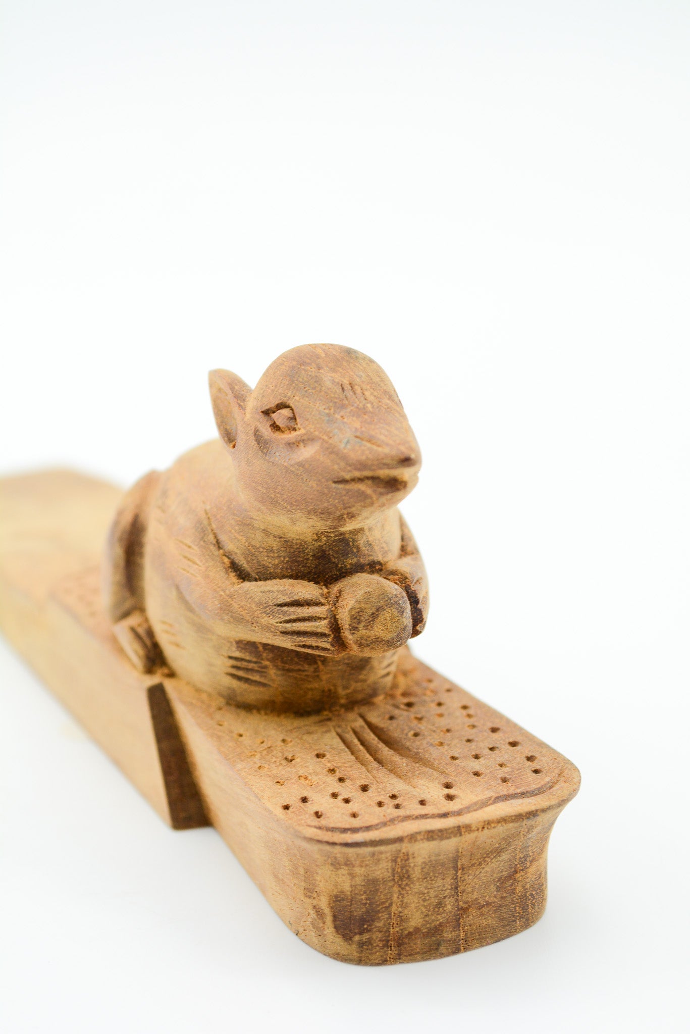 木彫りのネズミのドアストッパー / Wooden Mouse Door Stopper