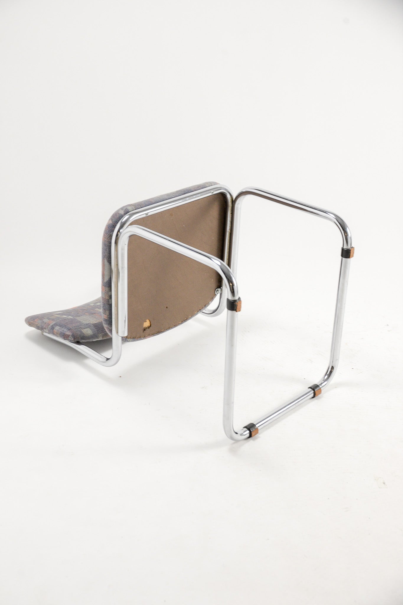 Geometric Fabric Cantilever Chair / 幾何学ファブリック カンチレバーチェア