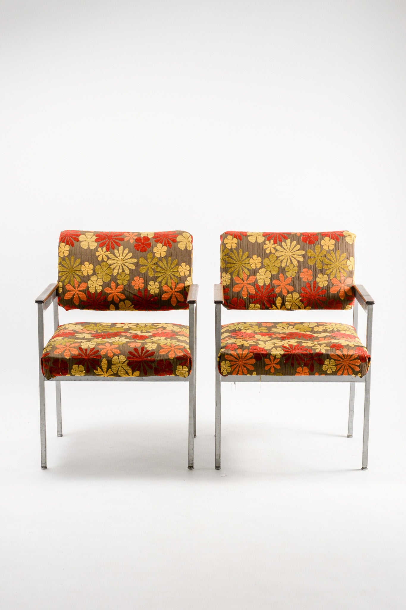 Floral Fabric Armchair / 花柄ファブリック アームチェア