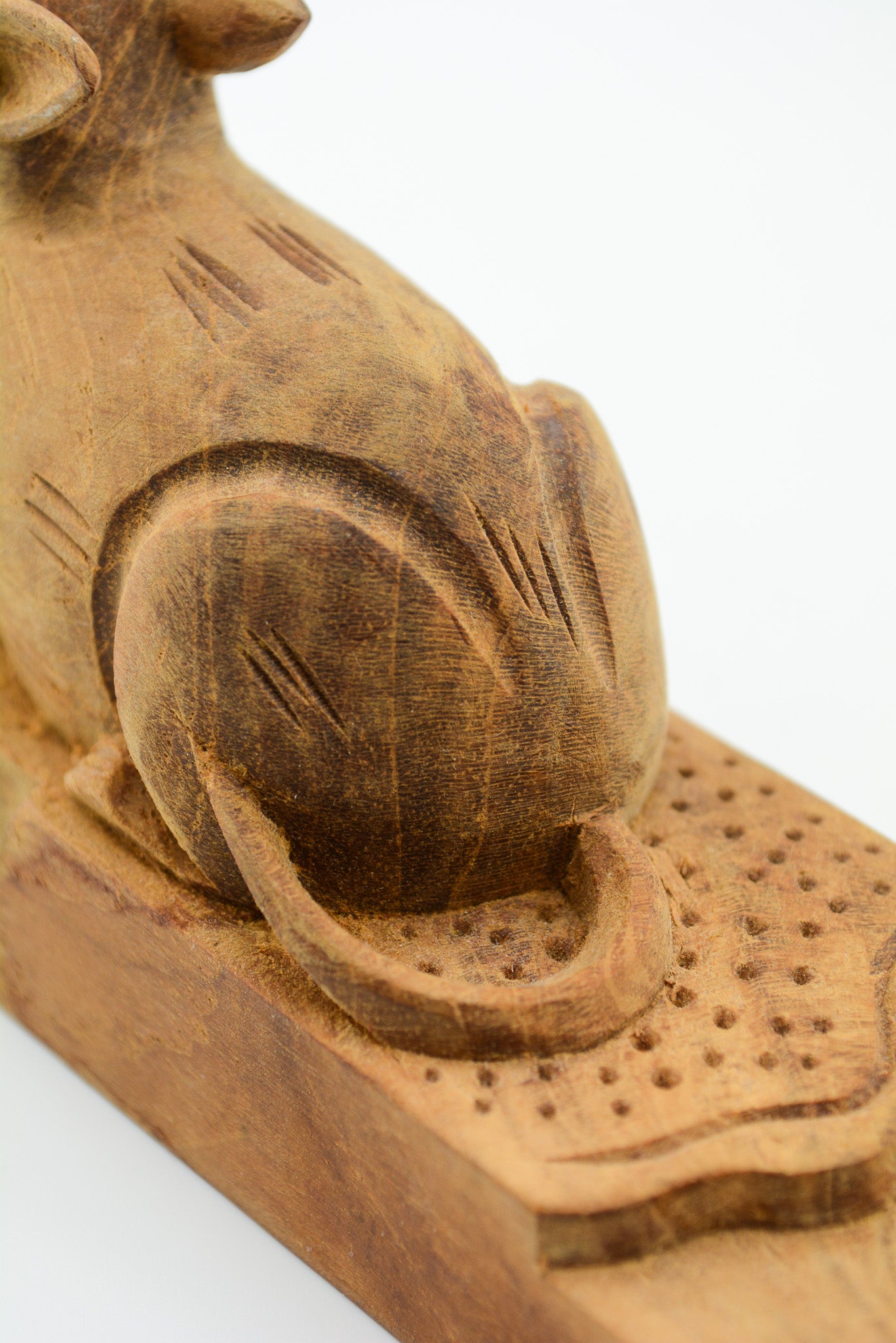 木彫りのネズミのドアストッパー / Wooden Mouse Door Stopper