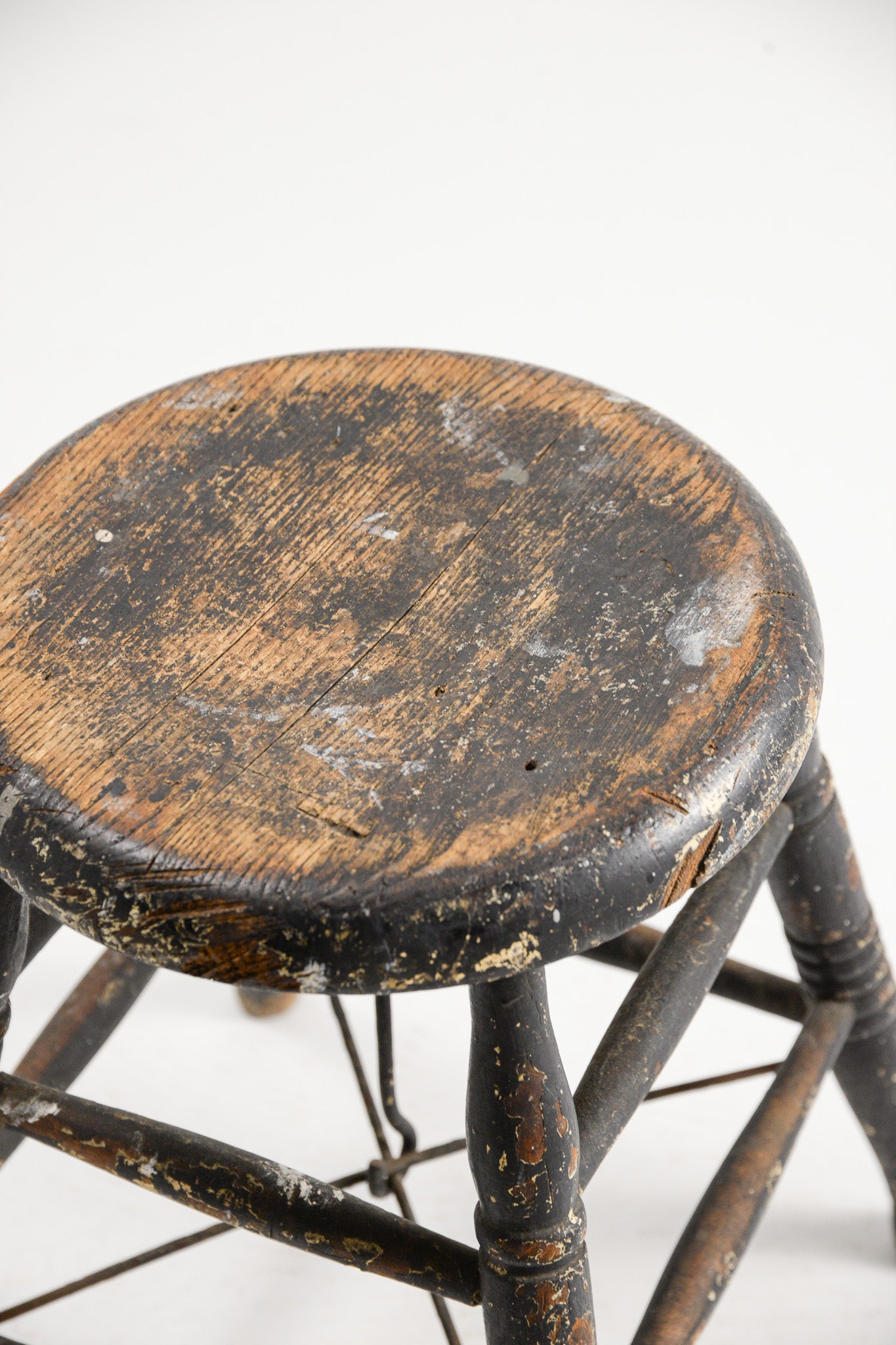 Black Wooden Stool / 黒い木製スツール