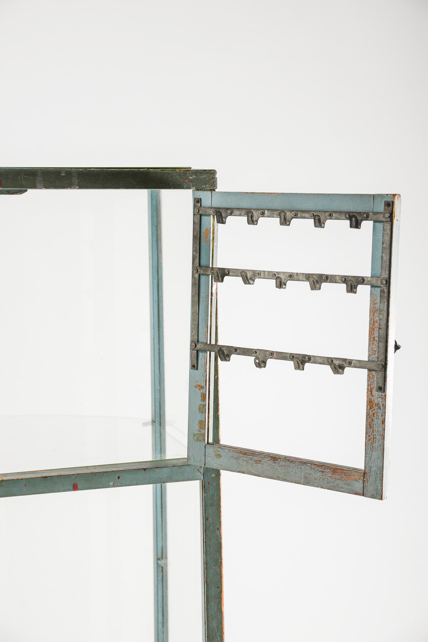 Curved Glass Showcase / R ガラスショーケース