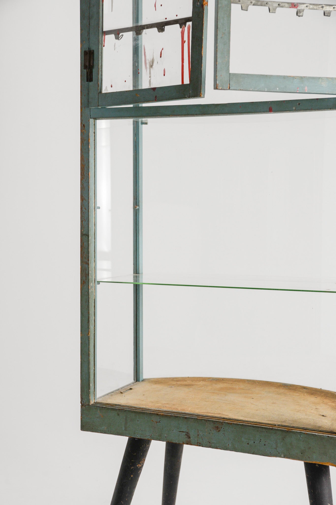 Curved Glass Showcase / R ガラスショーケース