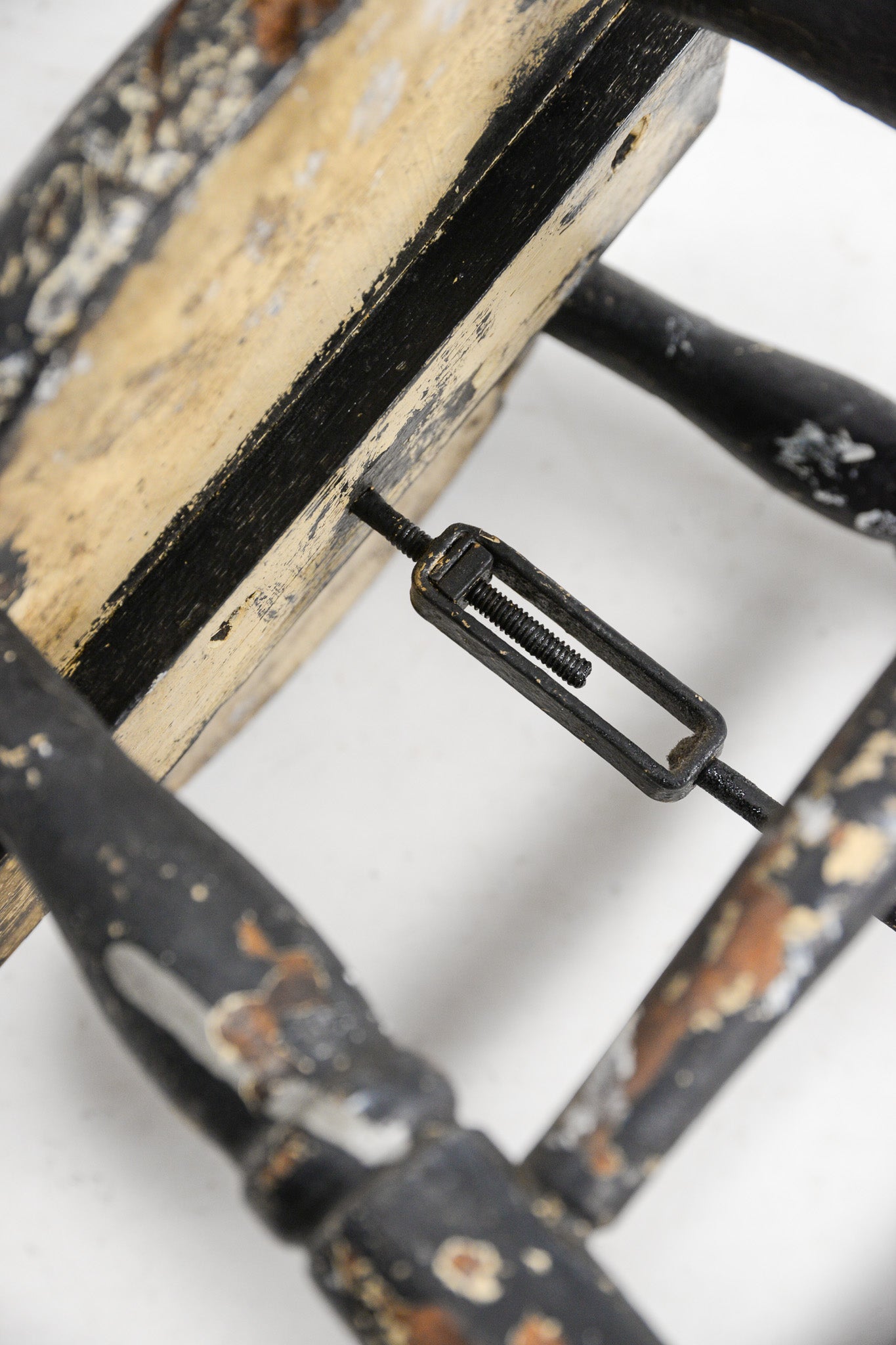 Black Wooden Stool / 黒い木製スツール