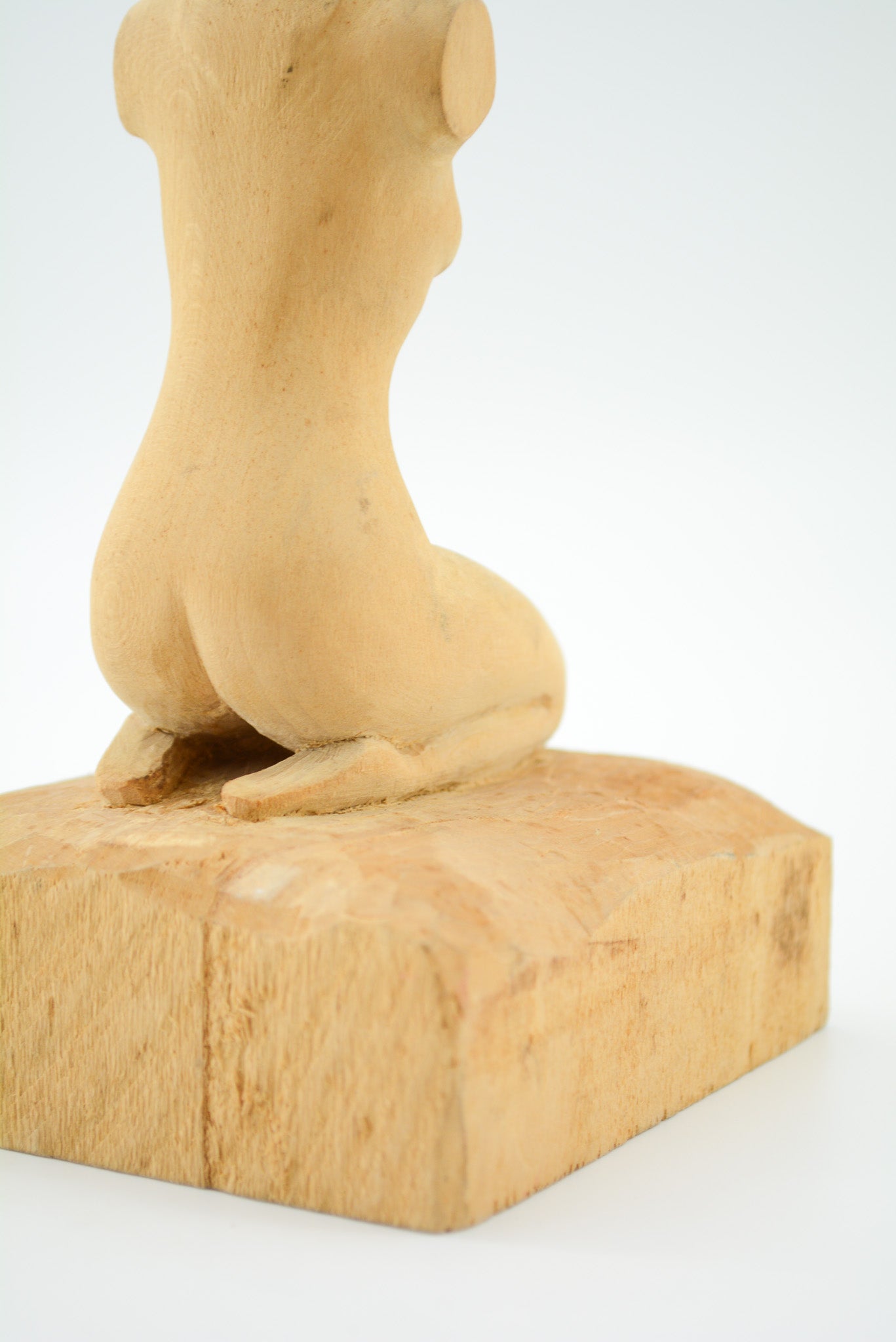 Abstract Wooden Female Form / 女性の木彫りのオブジェ