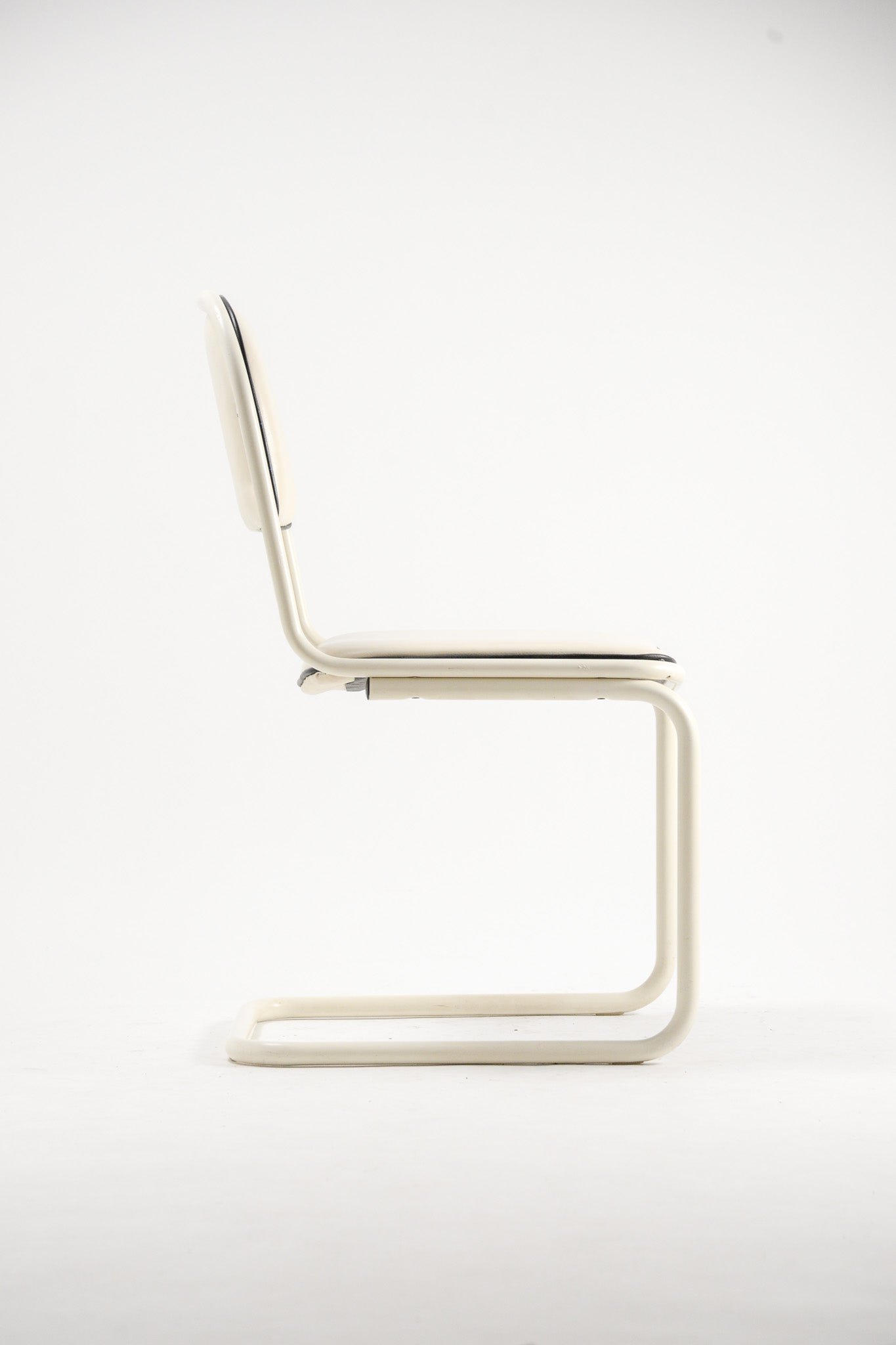 Cantilever Chair / カンチレバーチェア