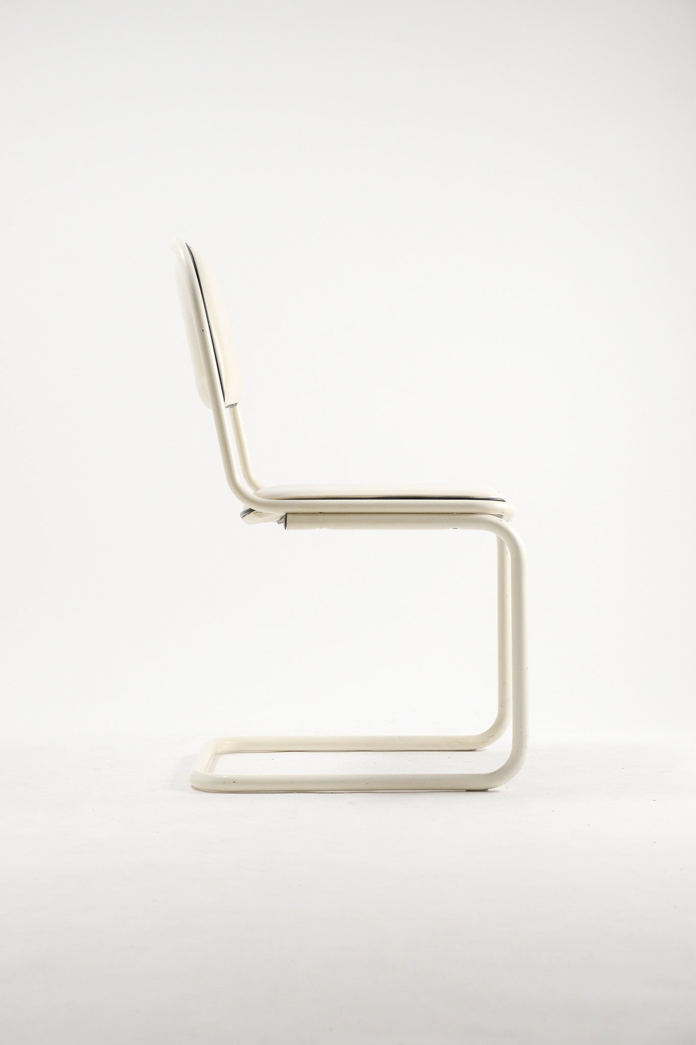 Cantilever Chair / カンチレバーチェア