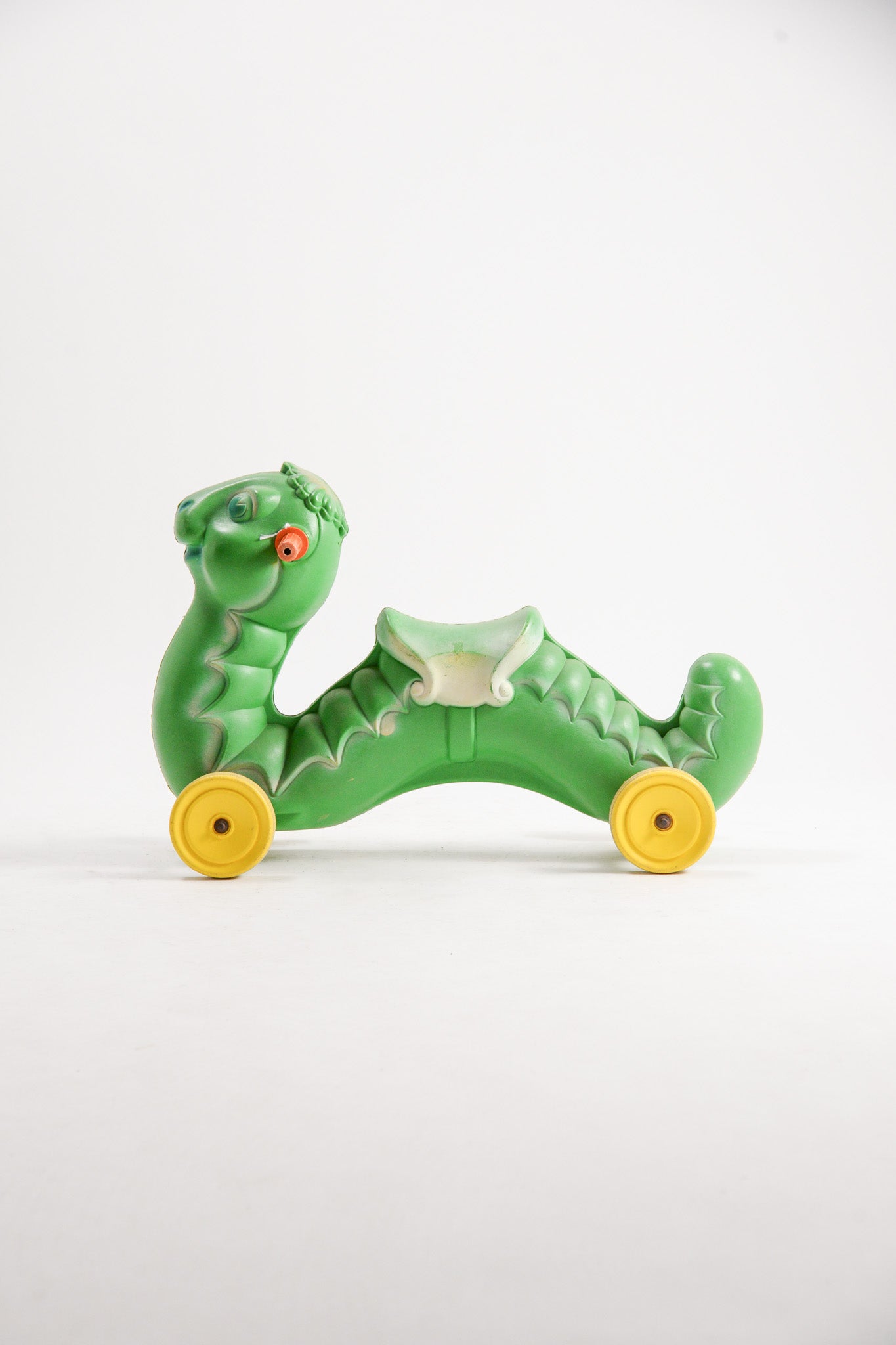 Caterpillar Ride-on Toy / イモ虫の子供の乗り物