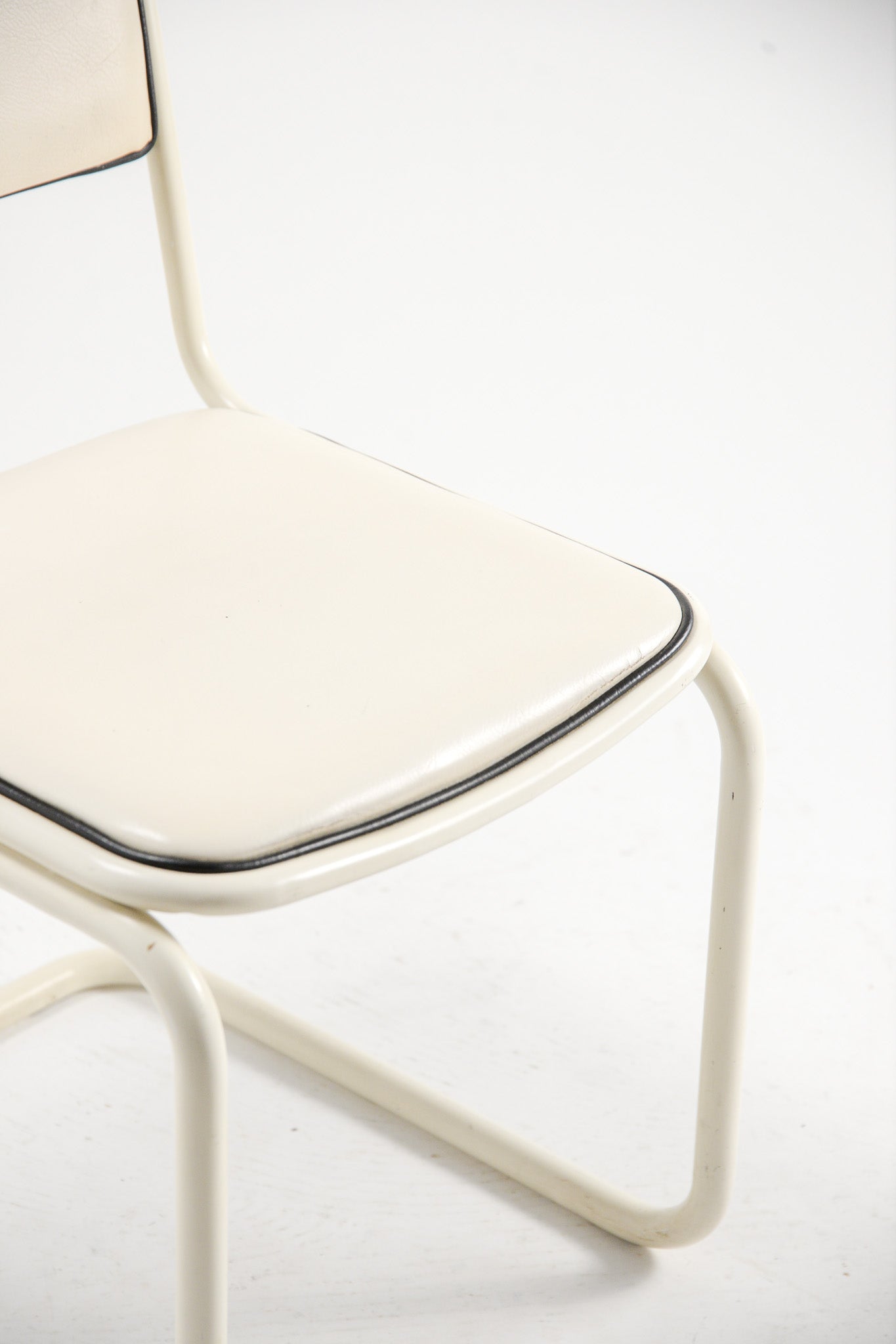 Cantilever Chair / カンチレバーチェア