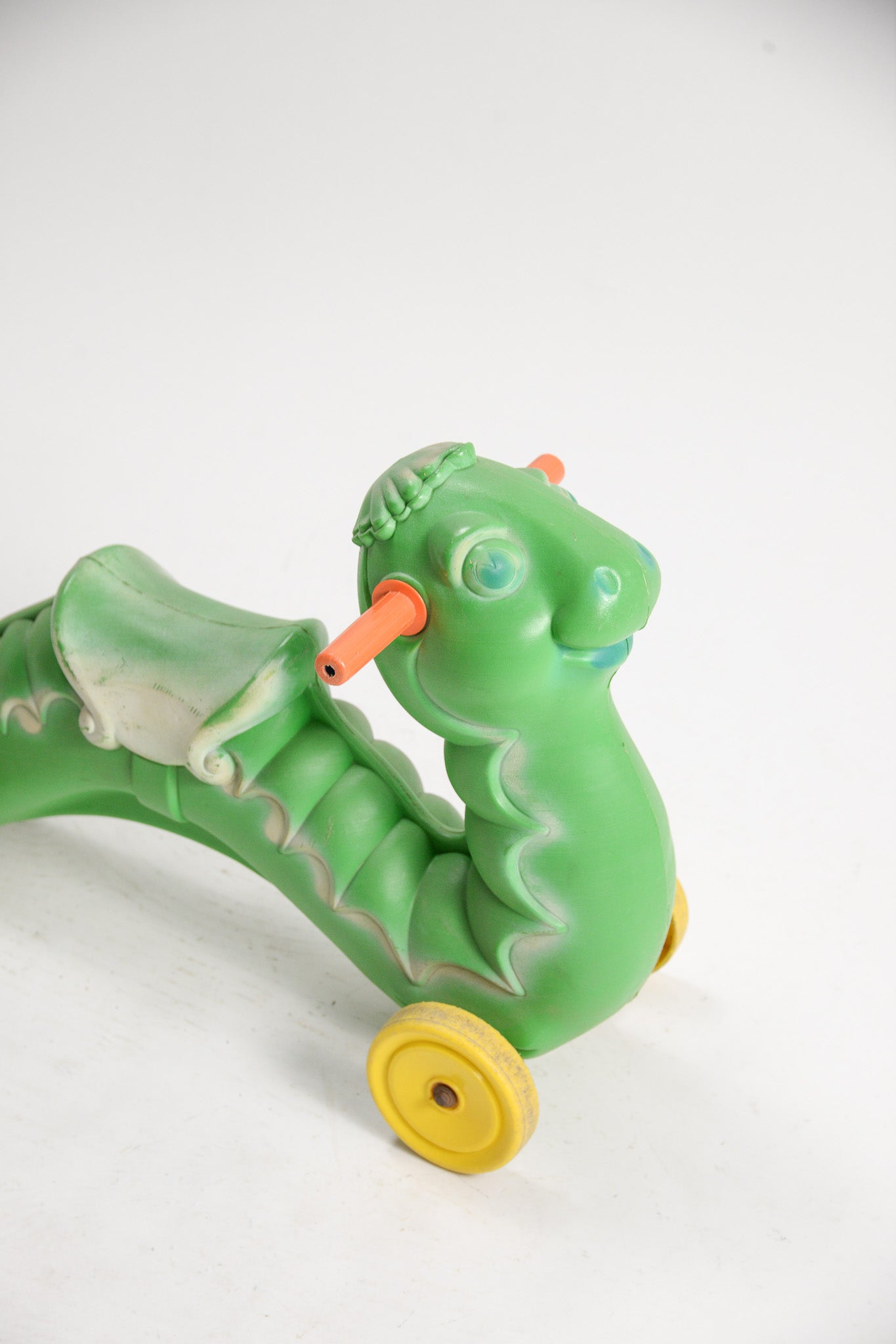 Caterpillar Ride-on Toy / イモ虫の子供の乗り物