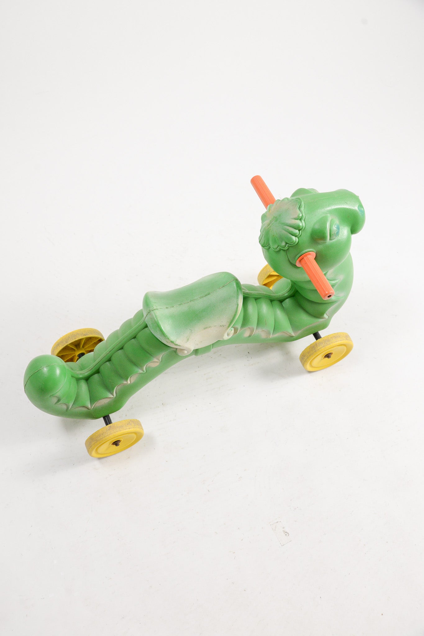 Caterpillar Ride-on Toy / イモ虫の子供の乗り物