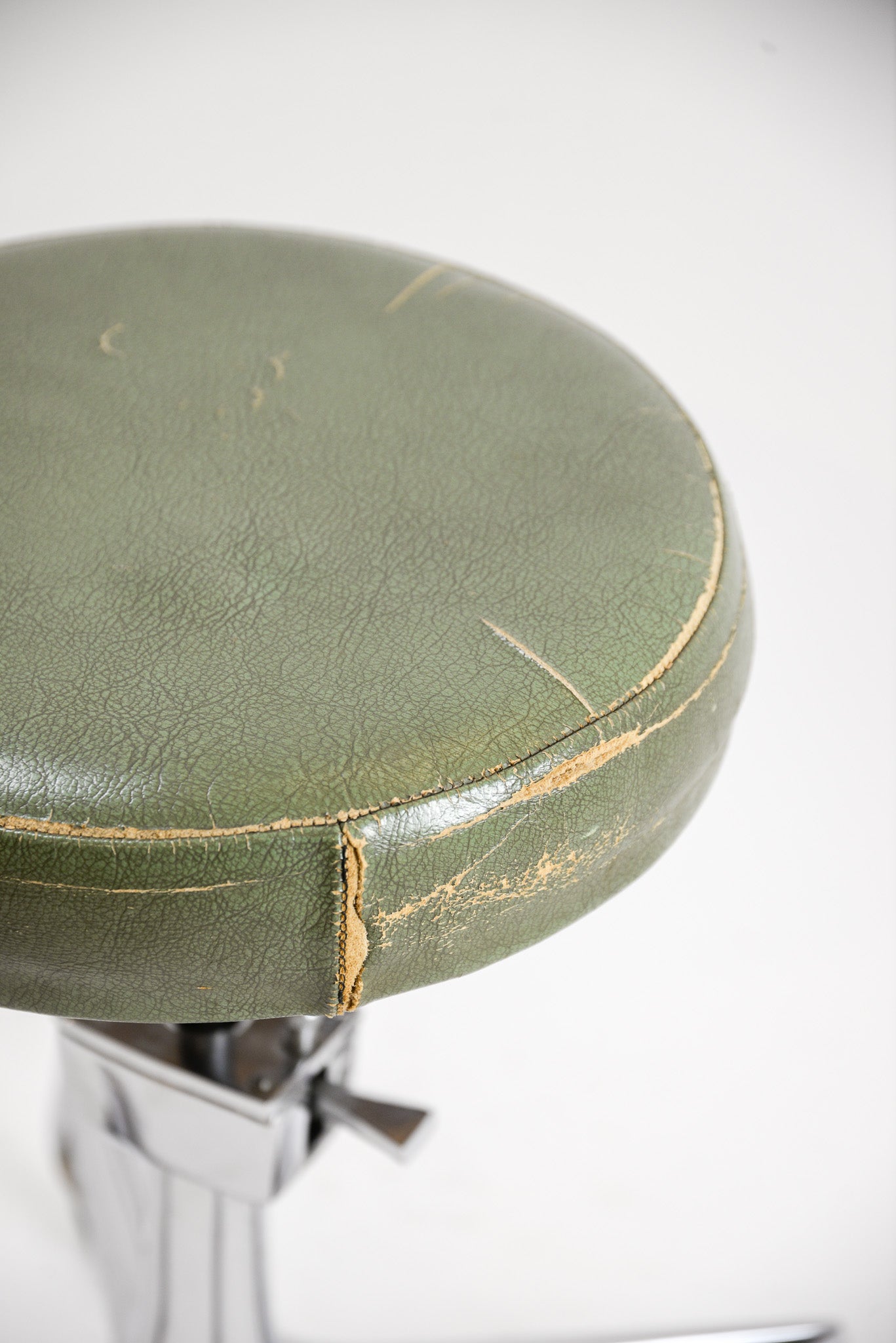 Adjustable Chrome Caster Stool by F&F Koenigkramer  / 昇降式クローム脚キャスター付スツール