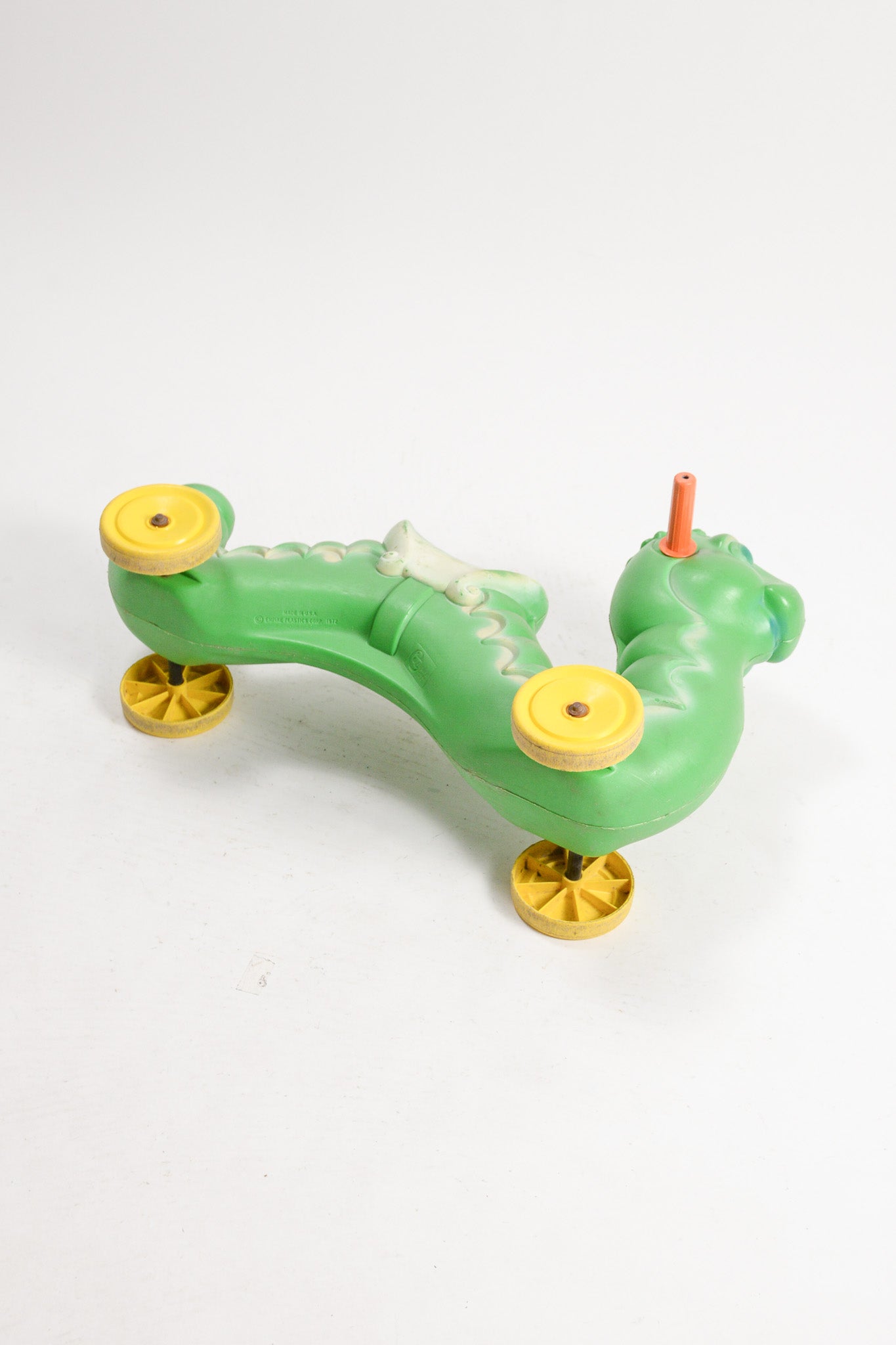 Caterpillar Ride-on Toy / イモ虫の子供の乗り物