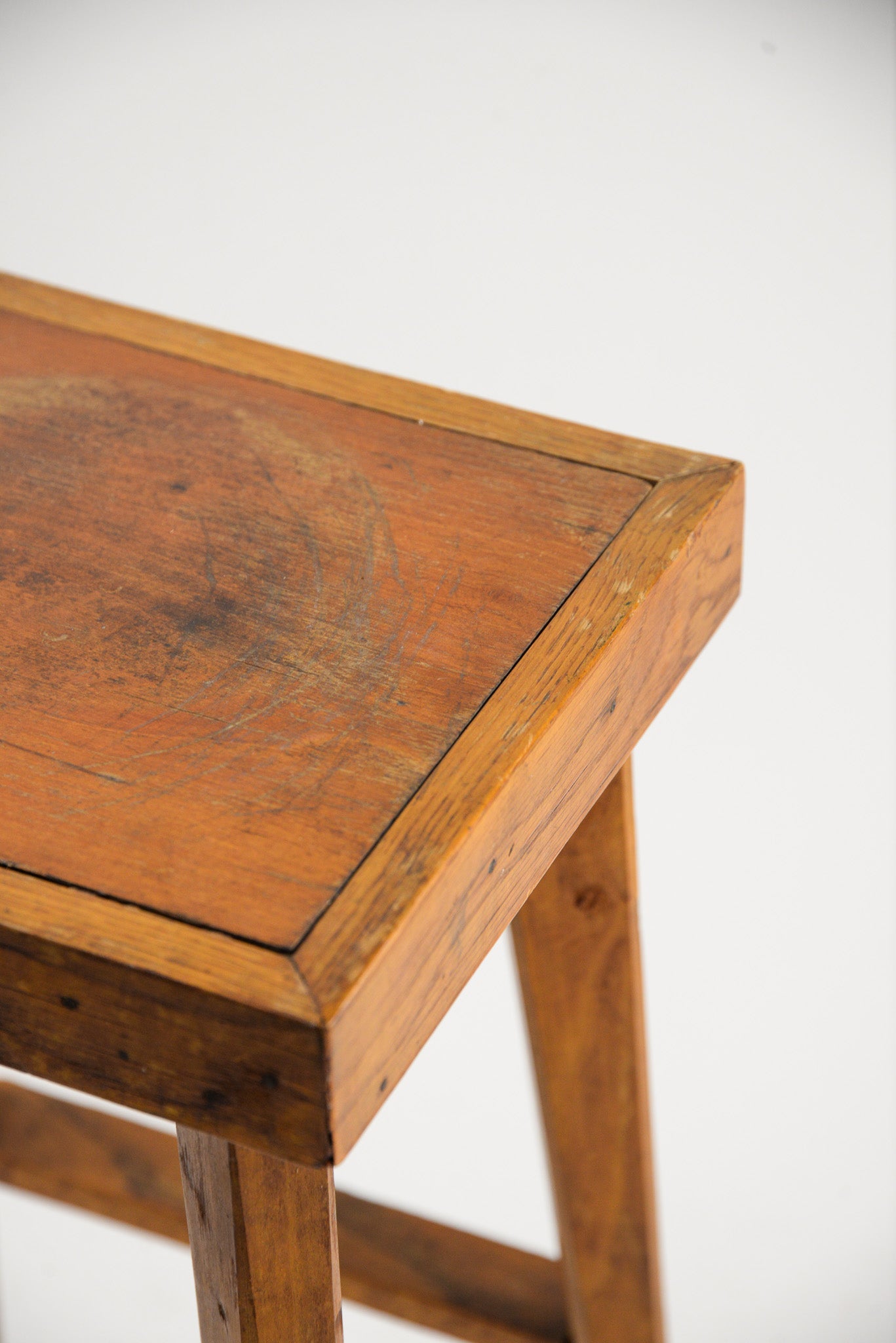 【一点物】 ナチュラル サイドテーブル 作業台 自然木 ヴィンテージ N0751 Vintage Wooden Side Table / ヴィンテージ木製サイドテーブル – STORE