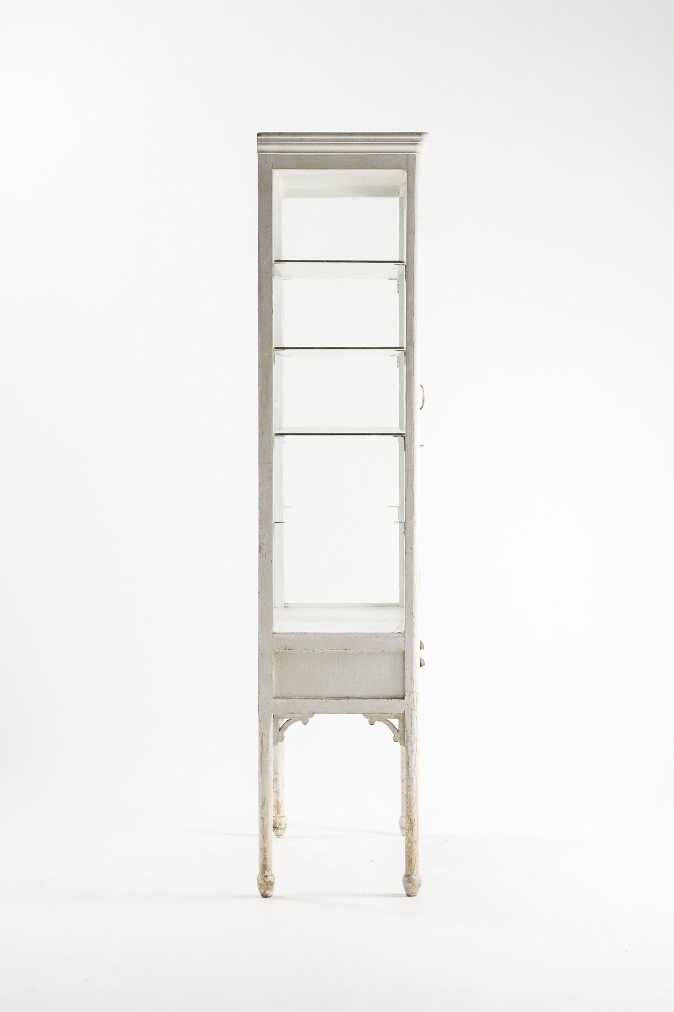 White Medical Cabinet / 白ケビント