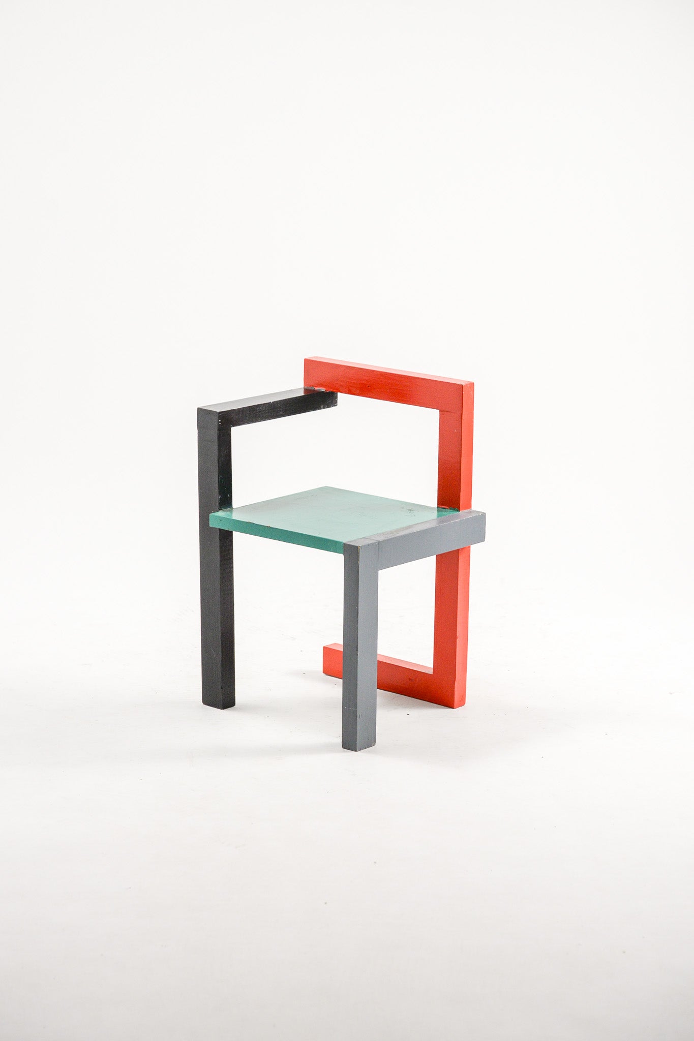Geometric Tri-color Children's Chair / 赤・緑・グレー 子供イス