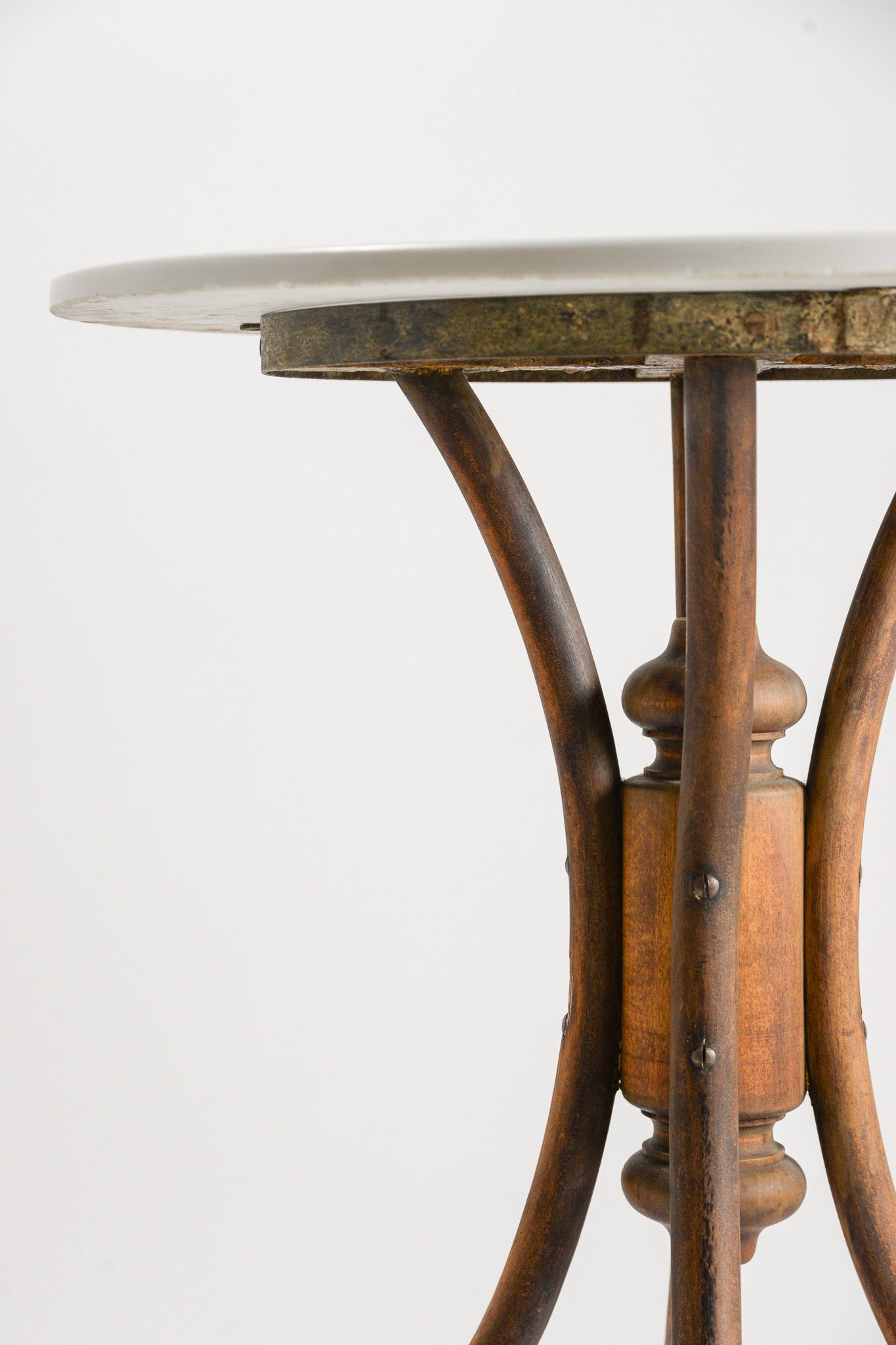 White Glass Top Bistro Table / 白いガラス天板のテーブル