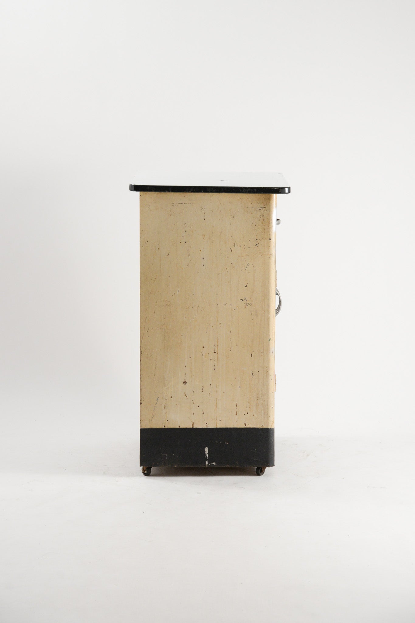 Vintage Graffiti Metal Cabinet / ヴィンテージ グラフィティ メタルキャビネット