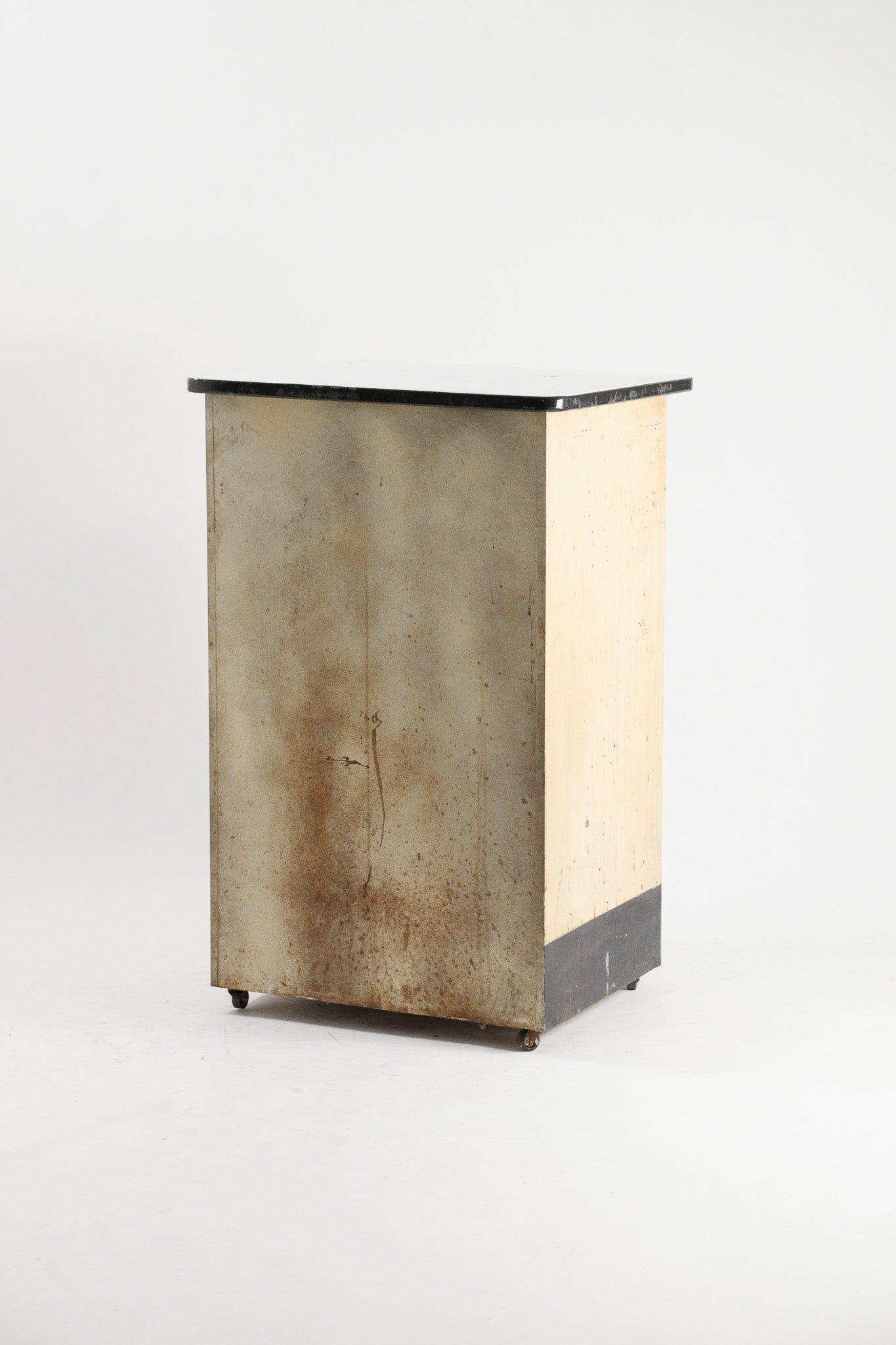 Vintage Graffiti Metal Cabinet / ヴィンテージ グラフィティ メタルキャビネット
