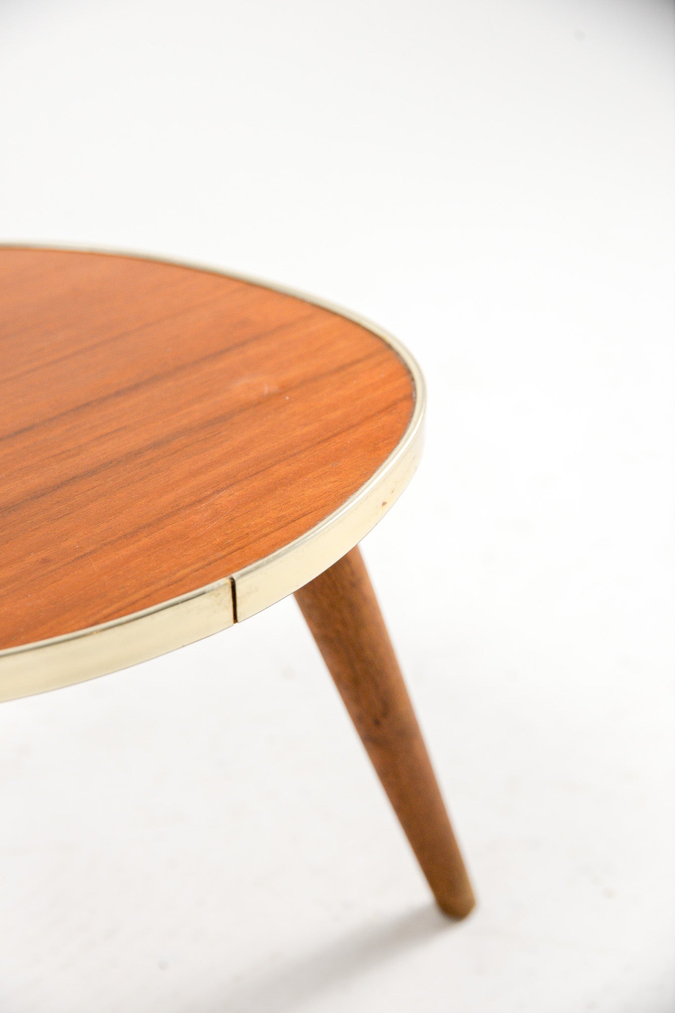 Wooden Triangular Mini Stand / 木製三角ミニ台