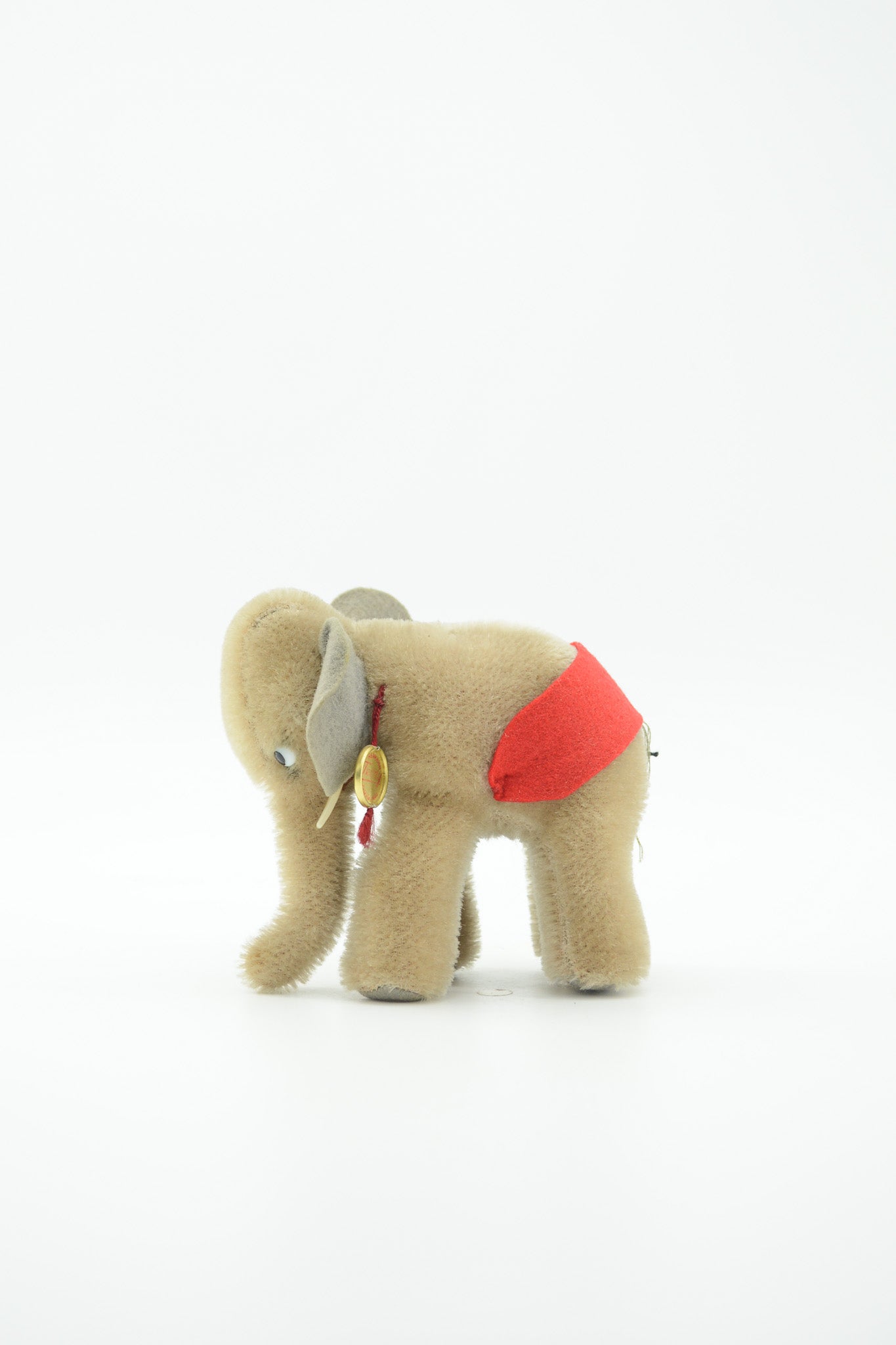 HERMANN Elephant Plush / HERMANN ゾウのぬいぐるみ